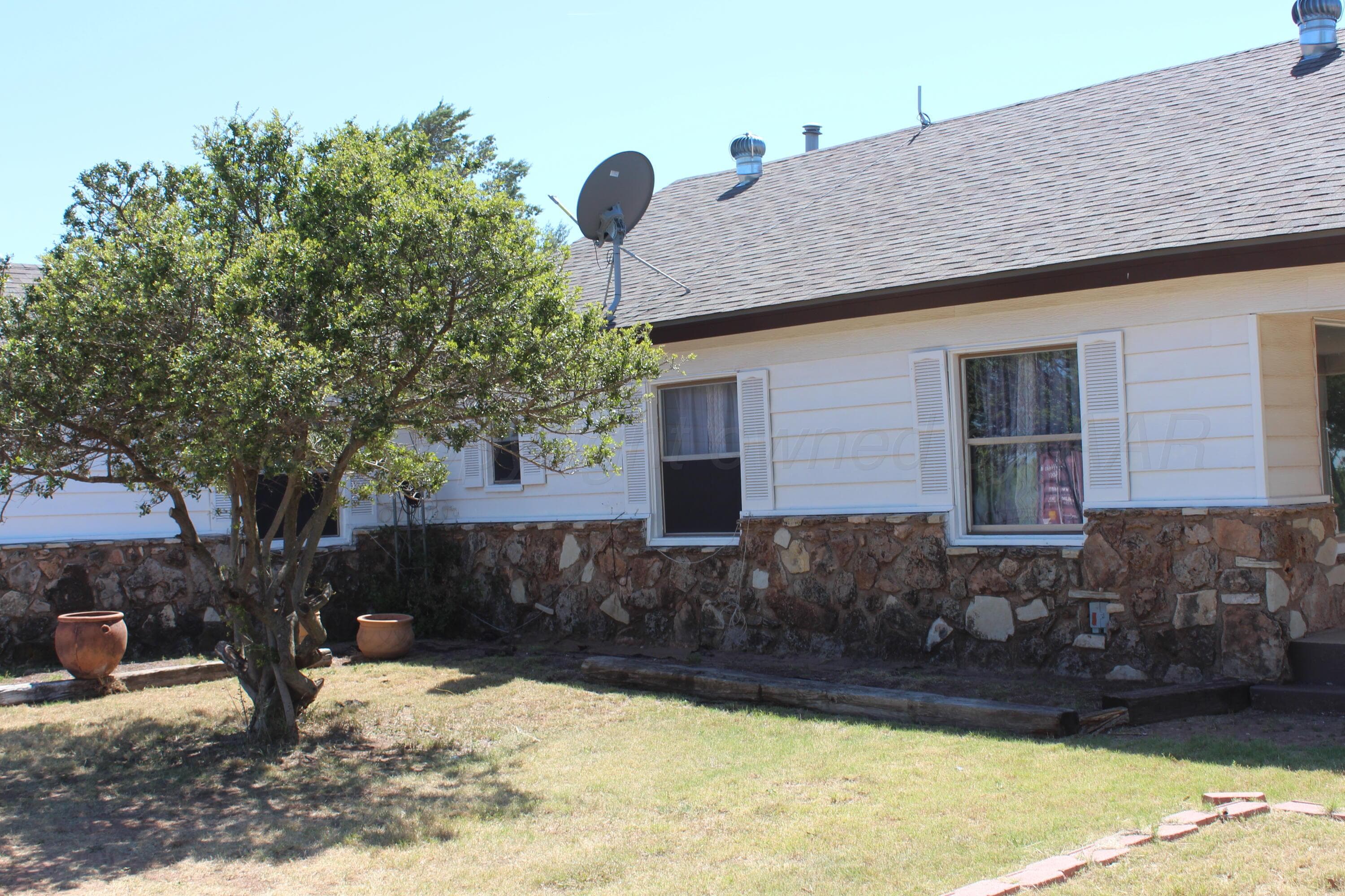 567 Randolph Road, Quanah, TX 79252, photo 2