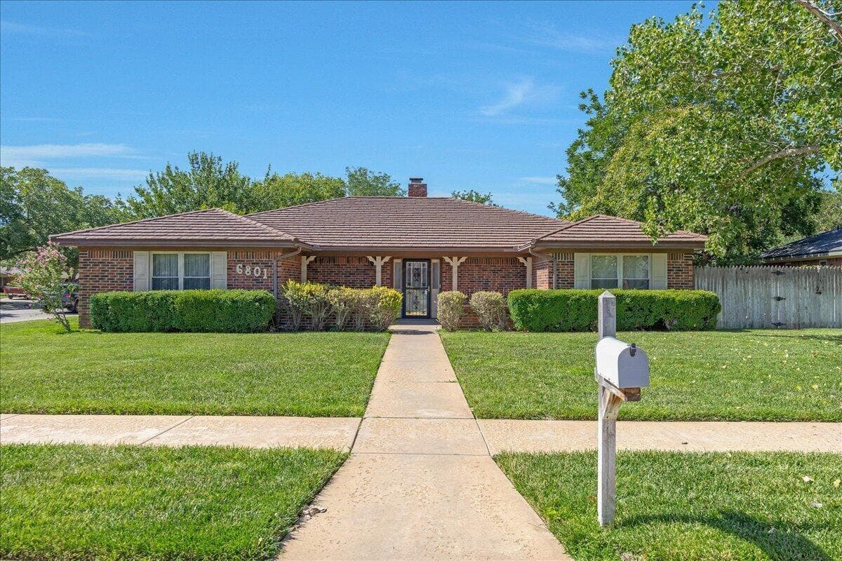 6801 MONTAGUE Drive, Amarillo, TX 79109-5049