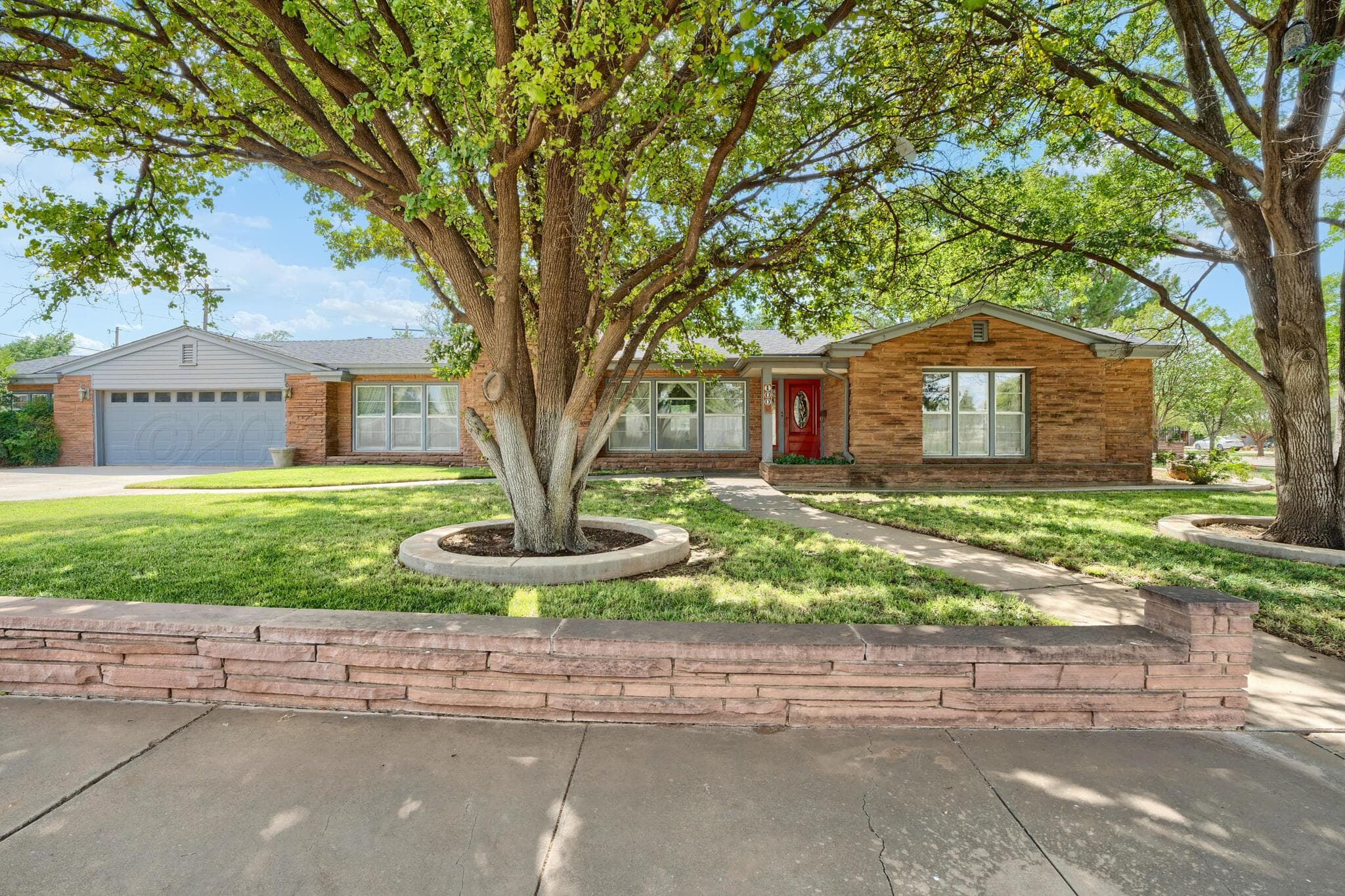 100 SW 7th Street, Dimmitt, TX 79027