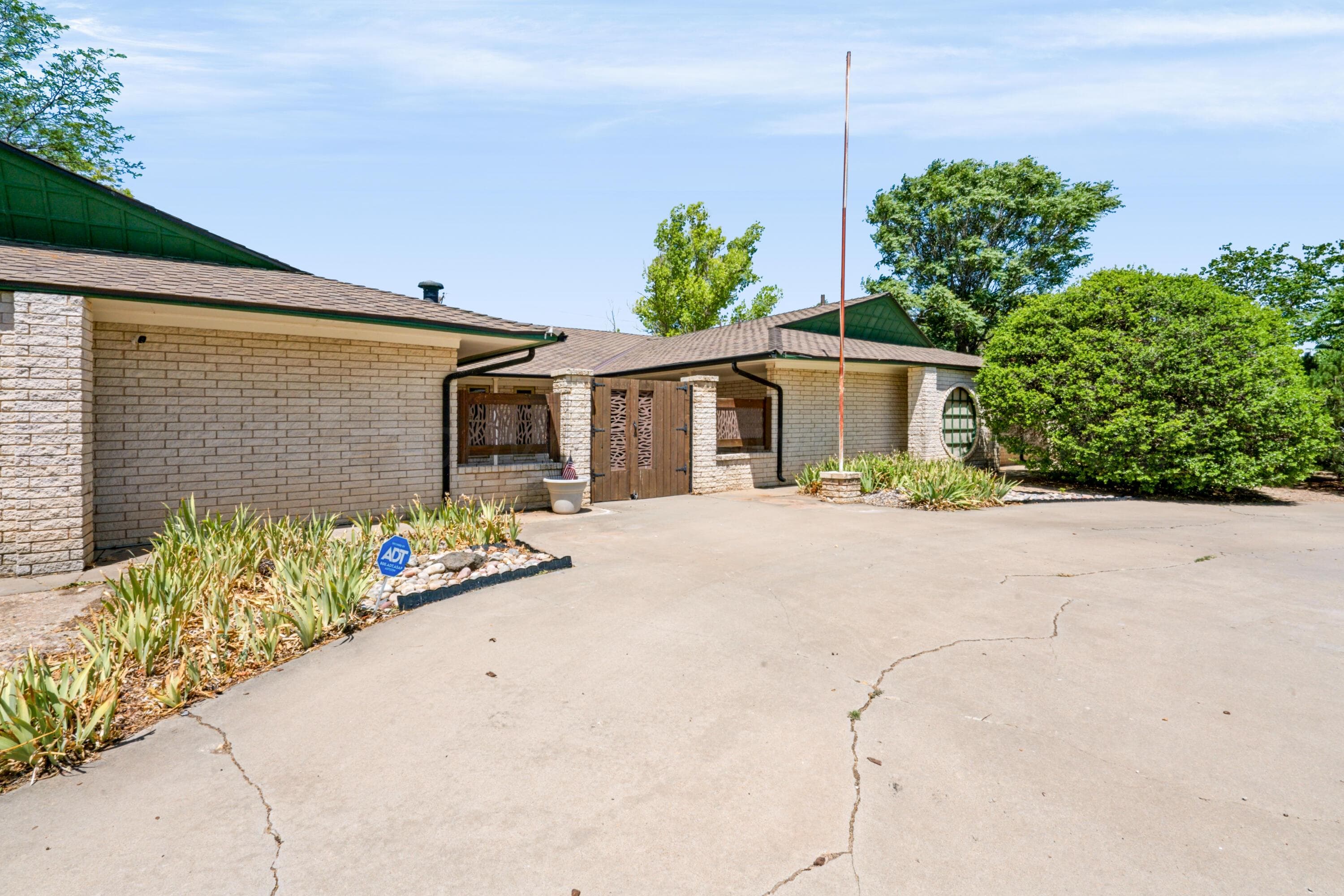 401 BAILEY Avenue, Dumas, TX 79029-3423, photo 3