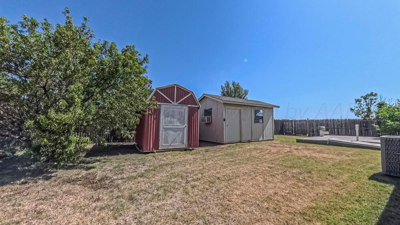 702 S Elm Avenue, Stinnett, TX 79083, photo 5
