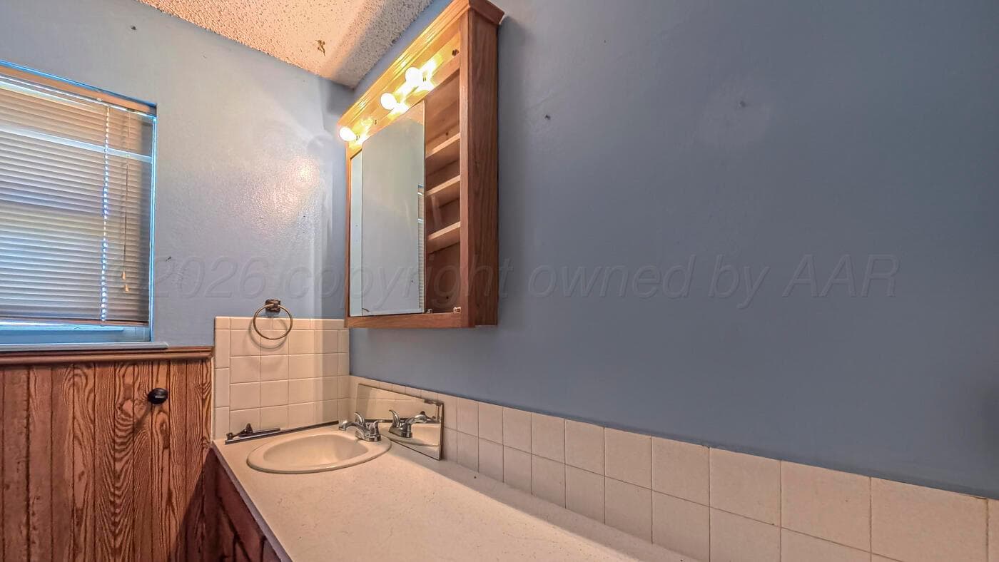702 S Elm Avenue, Stinnett, TX 79083, photo 8