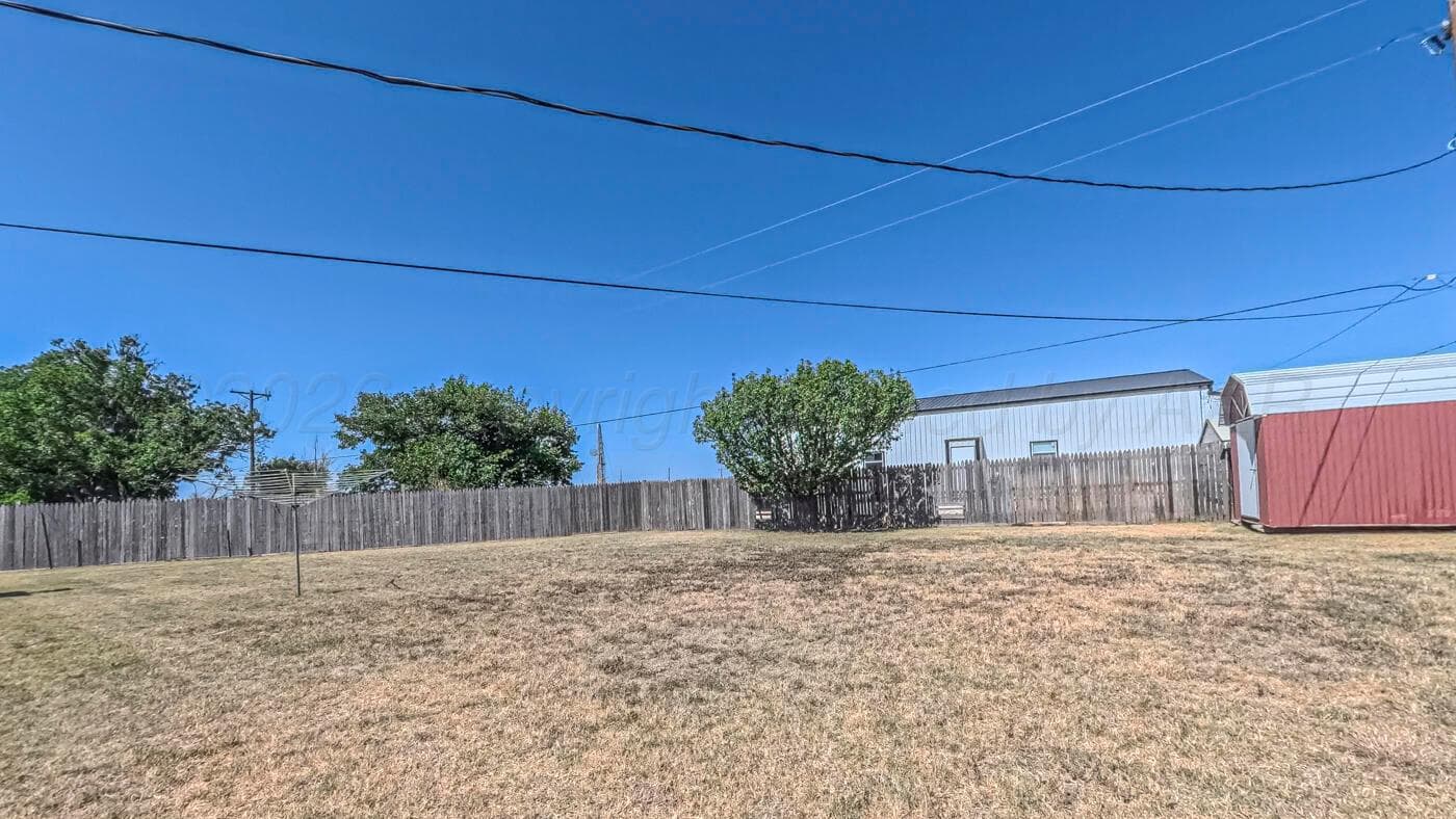 702 S Elm Avenue, Stinnett, TX 79083, photo 11