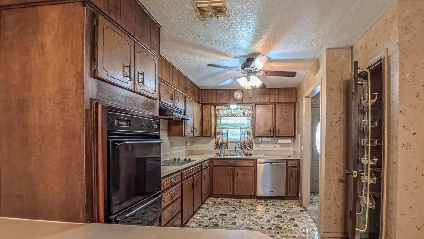 702 S Elm Avenue, Stinnett, TX 79083, photo 16