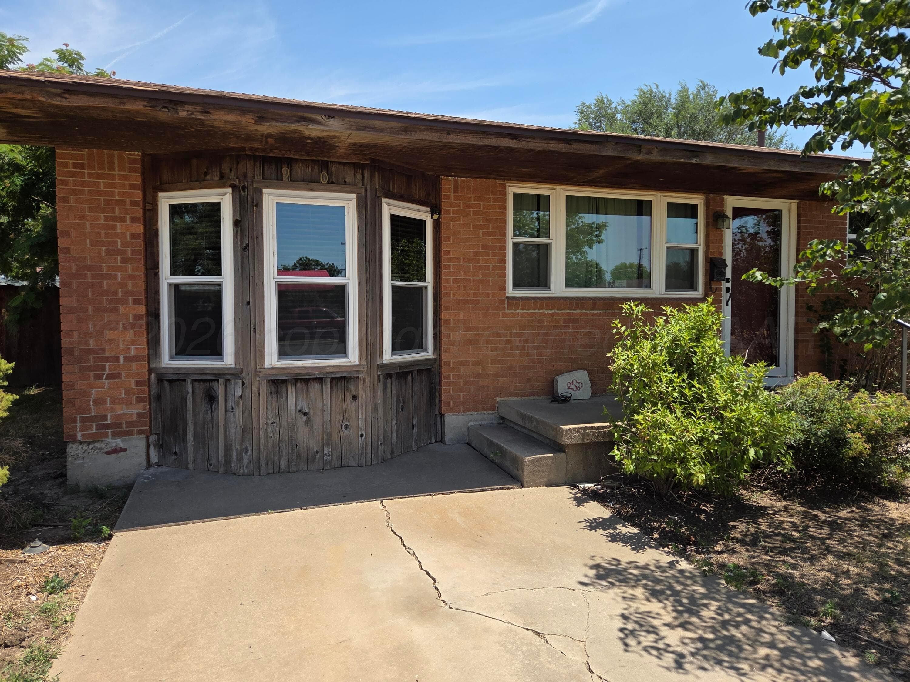 1909 GRINNELL Drive, Perryton, TX 79070-5011, photo 2