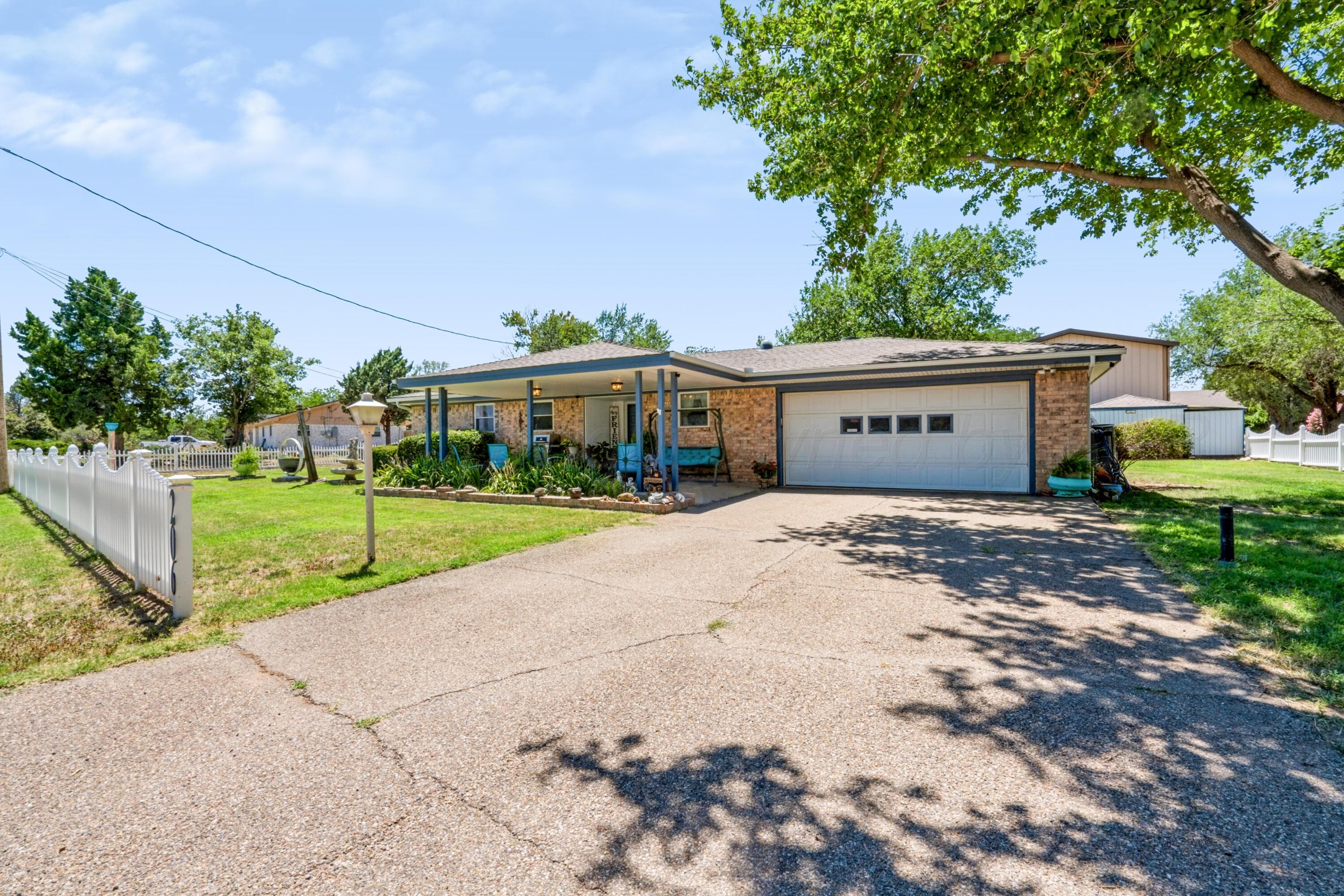 206 Arroyo Verde Drive, Fritch, TX 79036