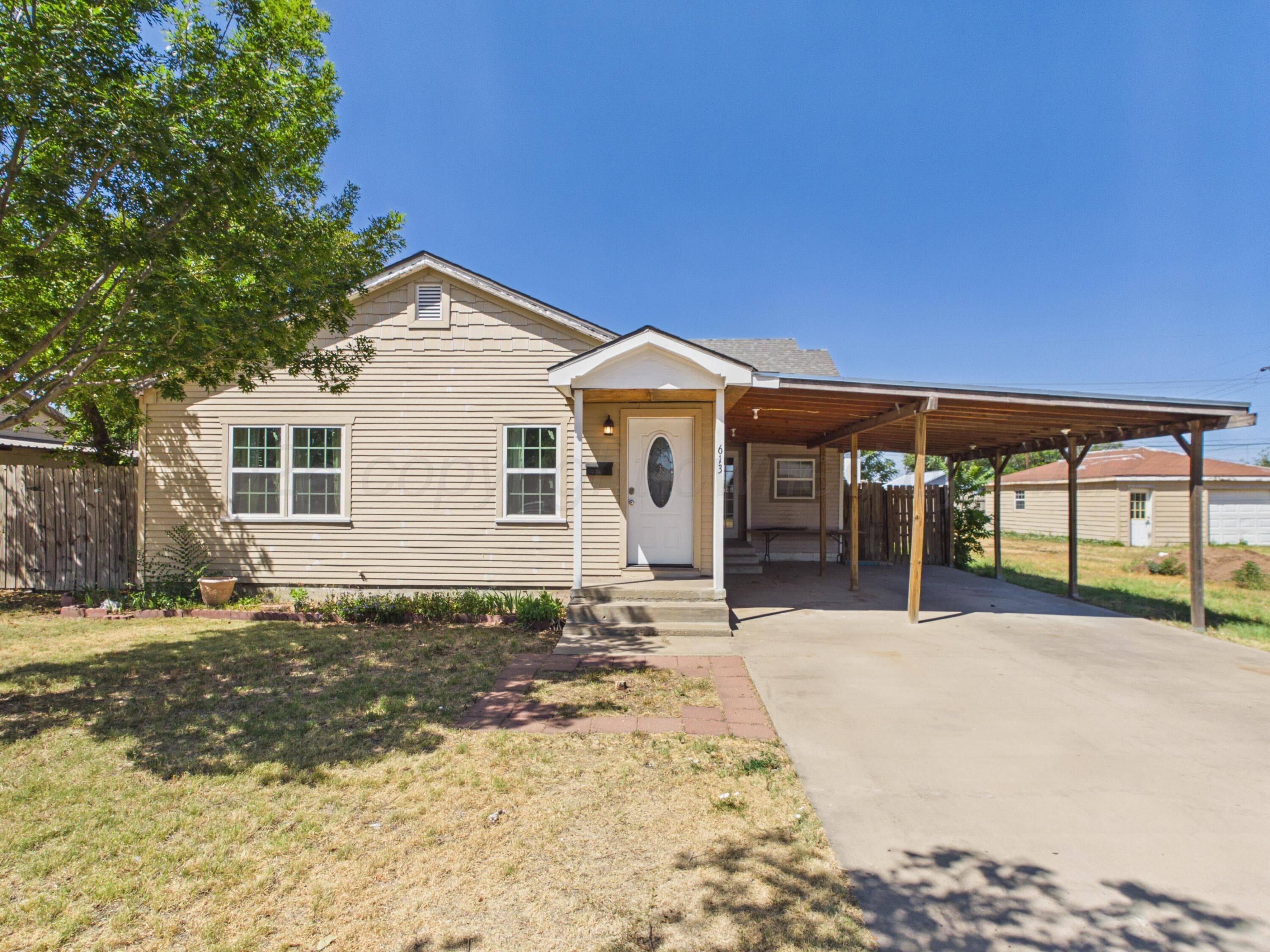 613 N DOUCETTE Street, Pampa, TX 79065-5011, photo 2