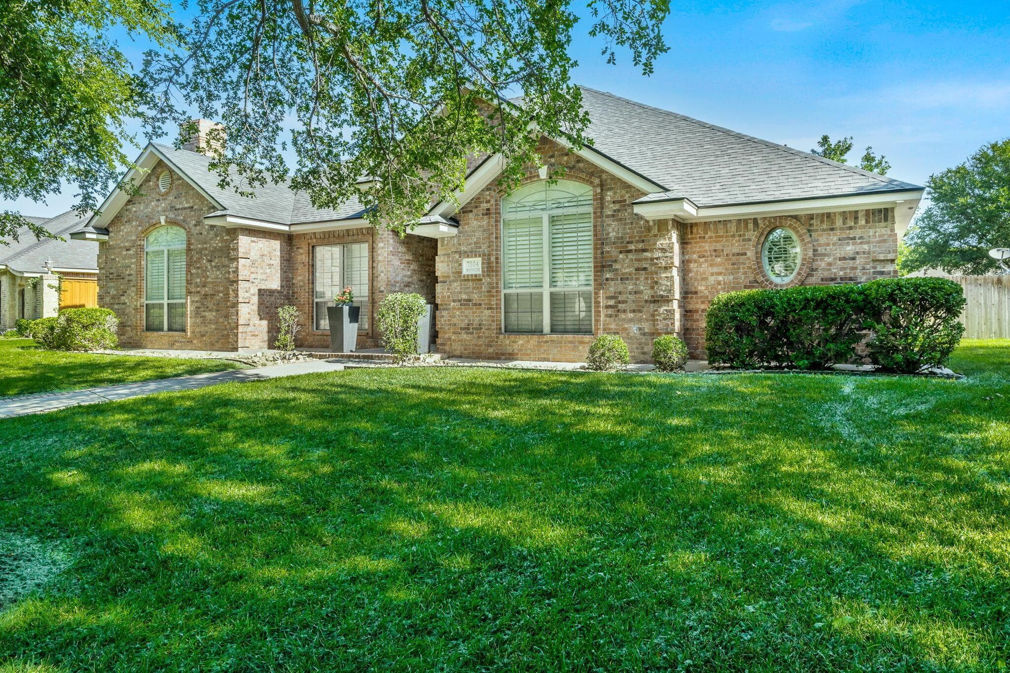7604 BAYSWATER Road, Amarillo, TX 79119-6485, photo 2