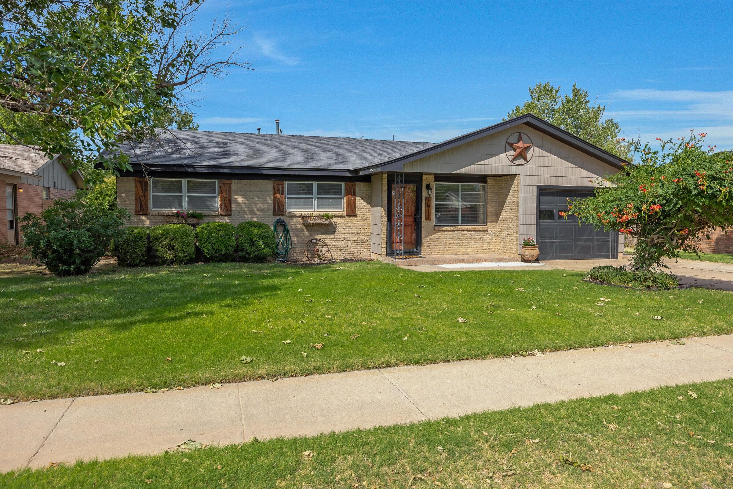 1611 Maple Avenue, Panhandle, TX 79068