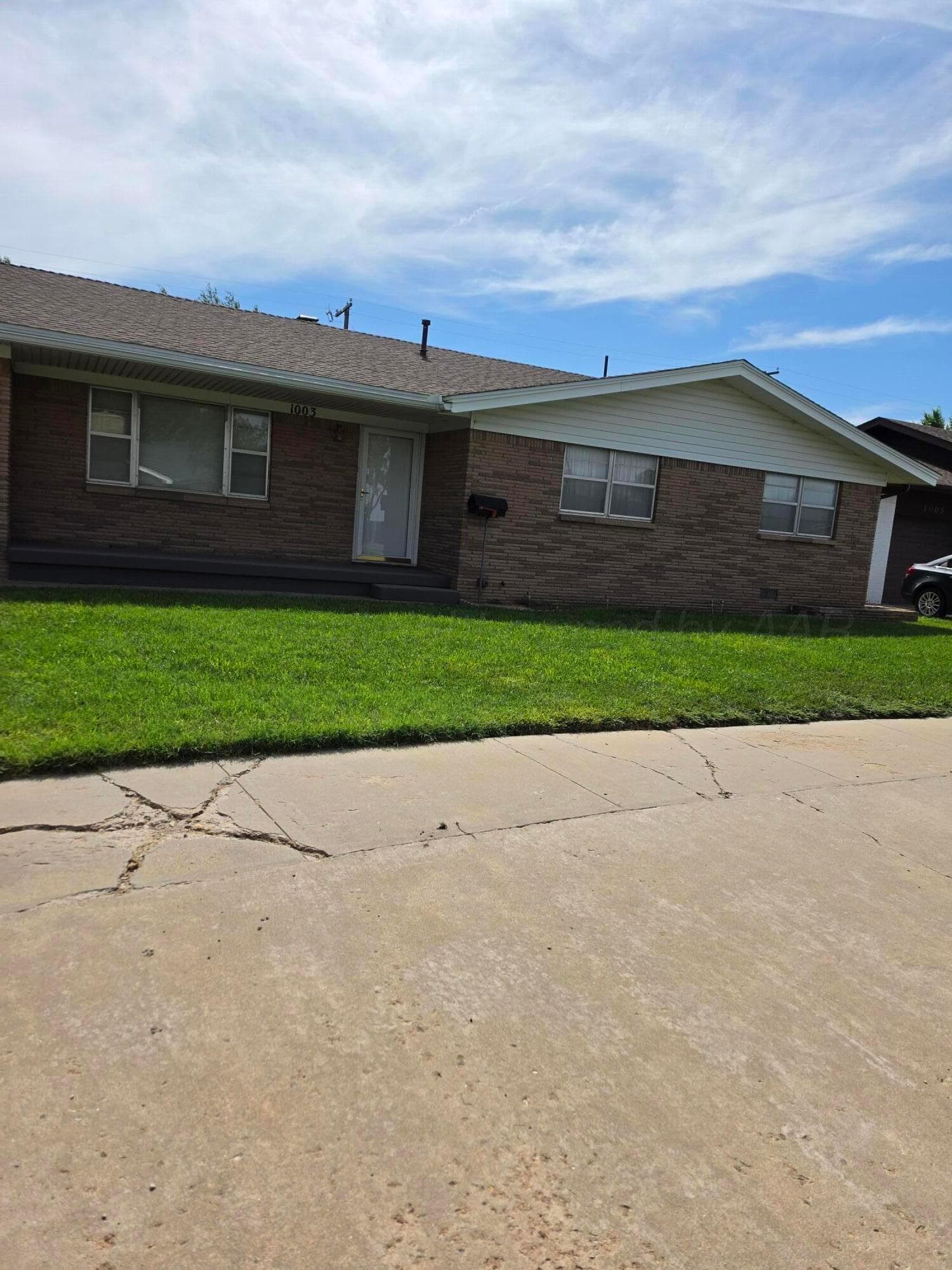 1003 NORTHWESTERN Street, Perryton, TX 79070-3224