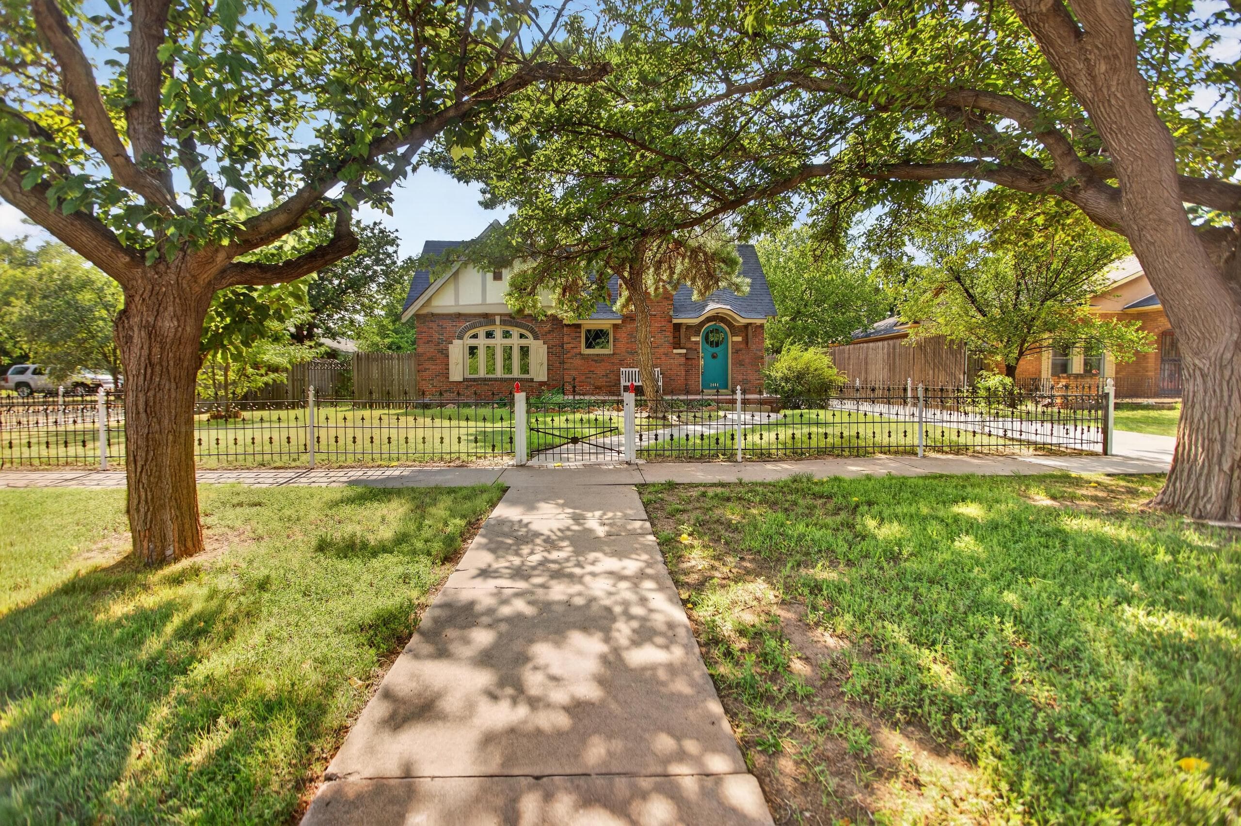 2404 S Harrison Street, Amarillo, TX 79109-2510, photo 2