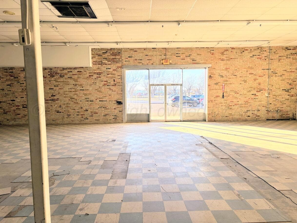 913 S Ash Street, Perryton, TX 79070, photo 13