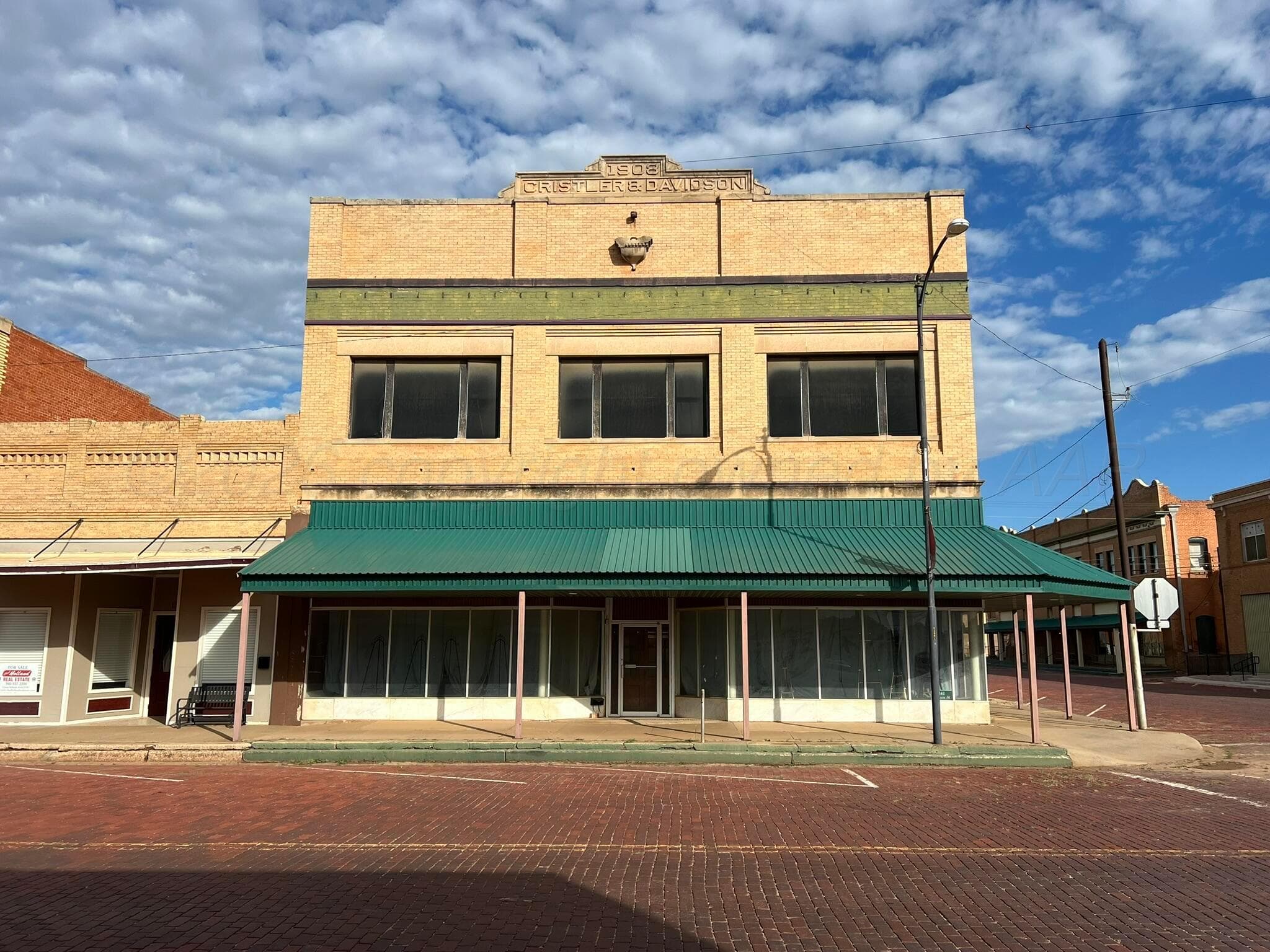 141 N Main Street, Childress, TX 79201