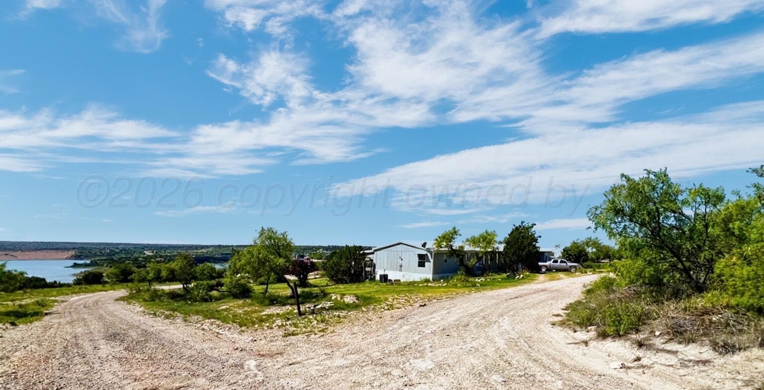 110 E Lobo Drive, Silverton, TX 79257, photo 2