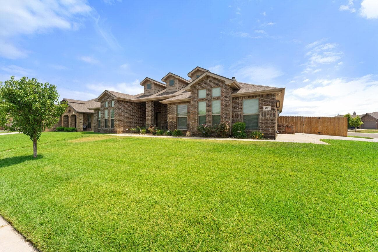 9705 ROCKWOOD Drive, Amarillo, TX 79119-1394, photo 2