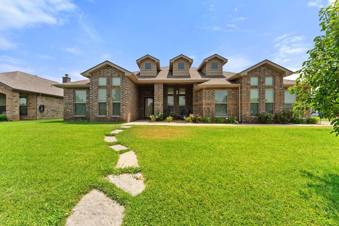 9705 ROCKWOOD Drive, Amarillo, TX 79119-1394