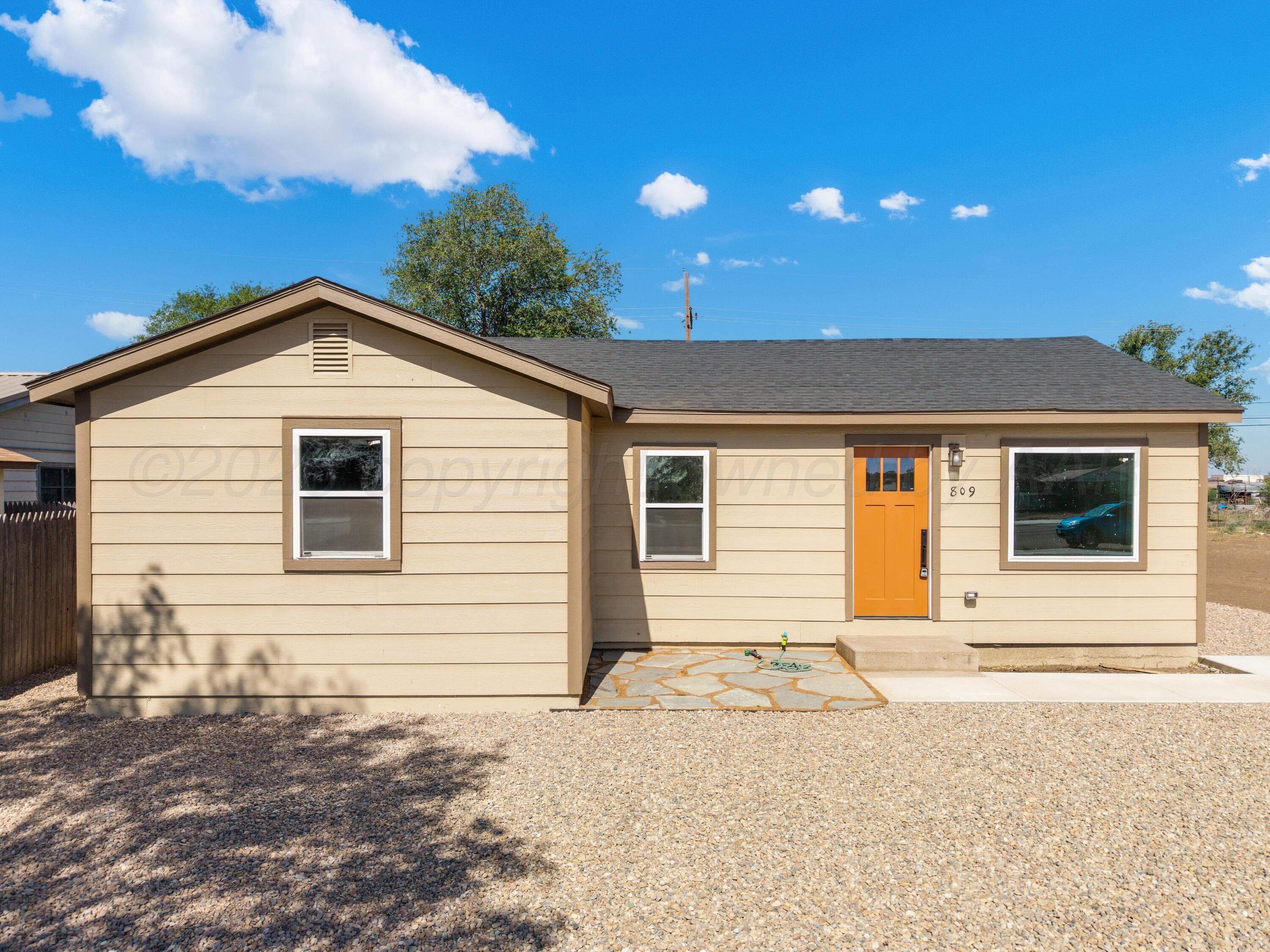 809 N MADDOX Avenue, Dumas, TX 79029-7813