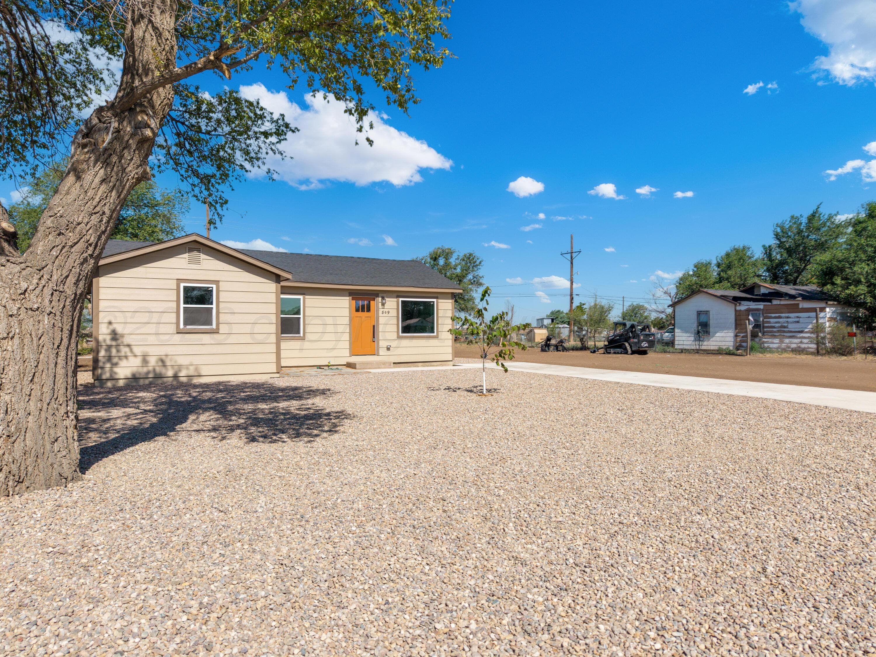809 N MADDOX Avenue, Dumas, TX 79029-7813, photo 3