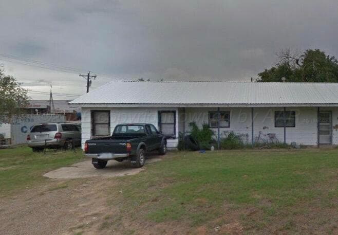 203 Wells Street, Clarendon, TX 79226