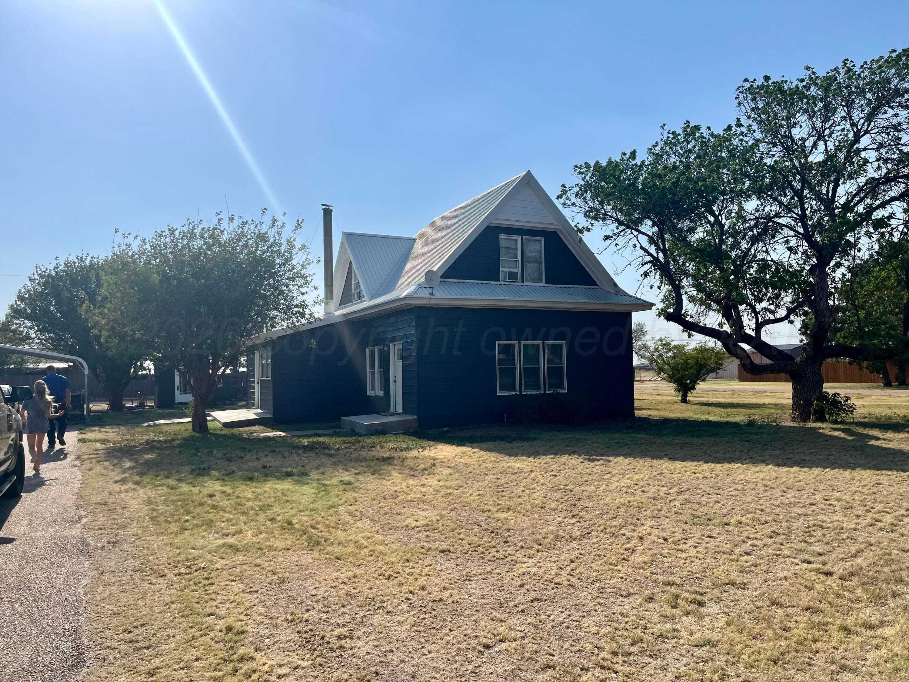 300 Alamo Street, Claude, TX 79019, photo 9