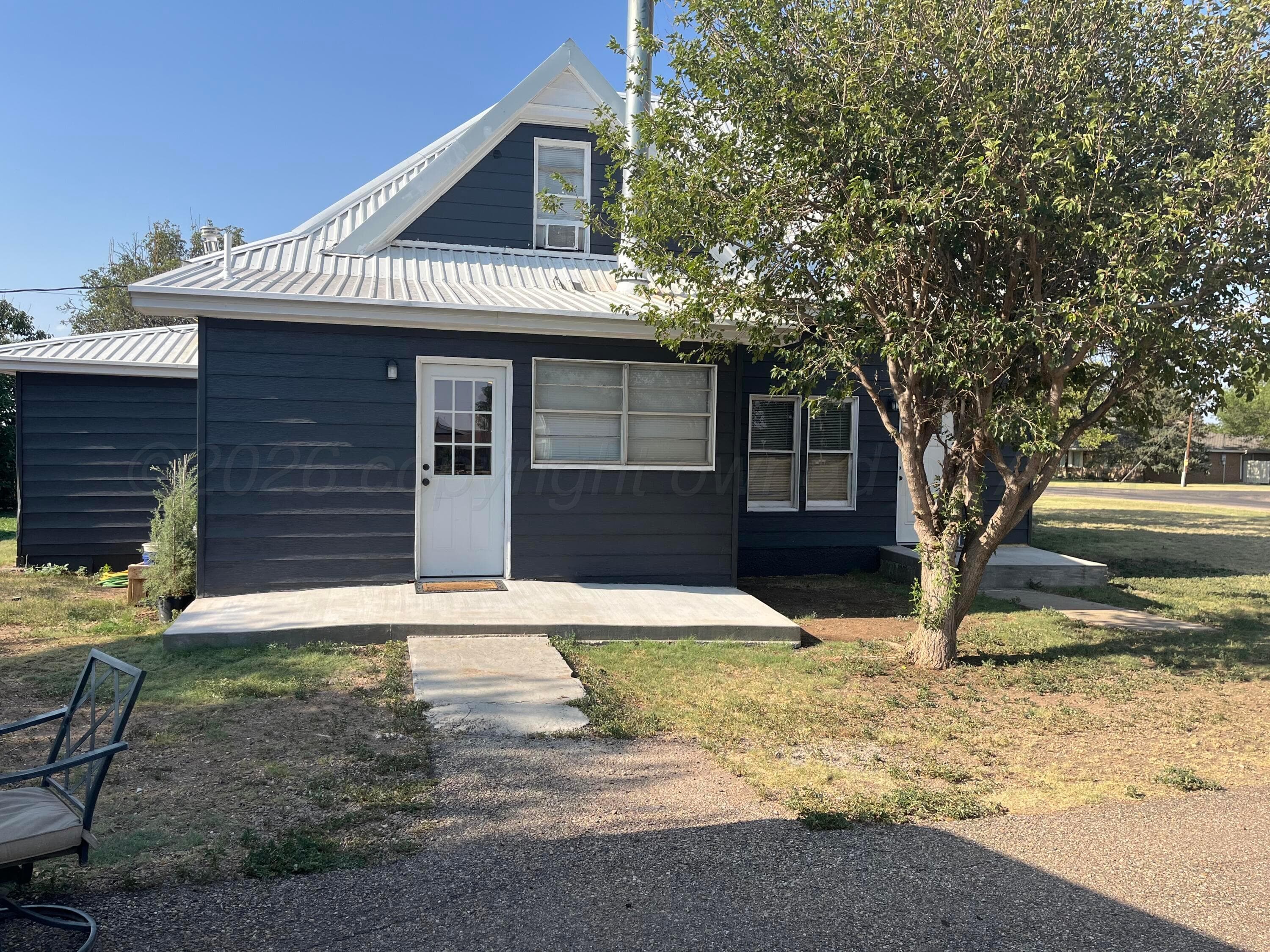 300 Alamo Street, Claude, TX 79019, photo 11