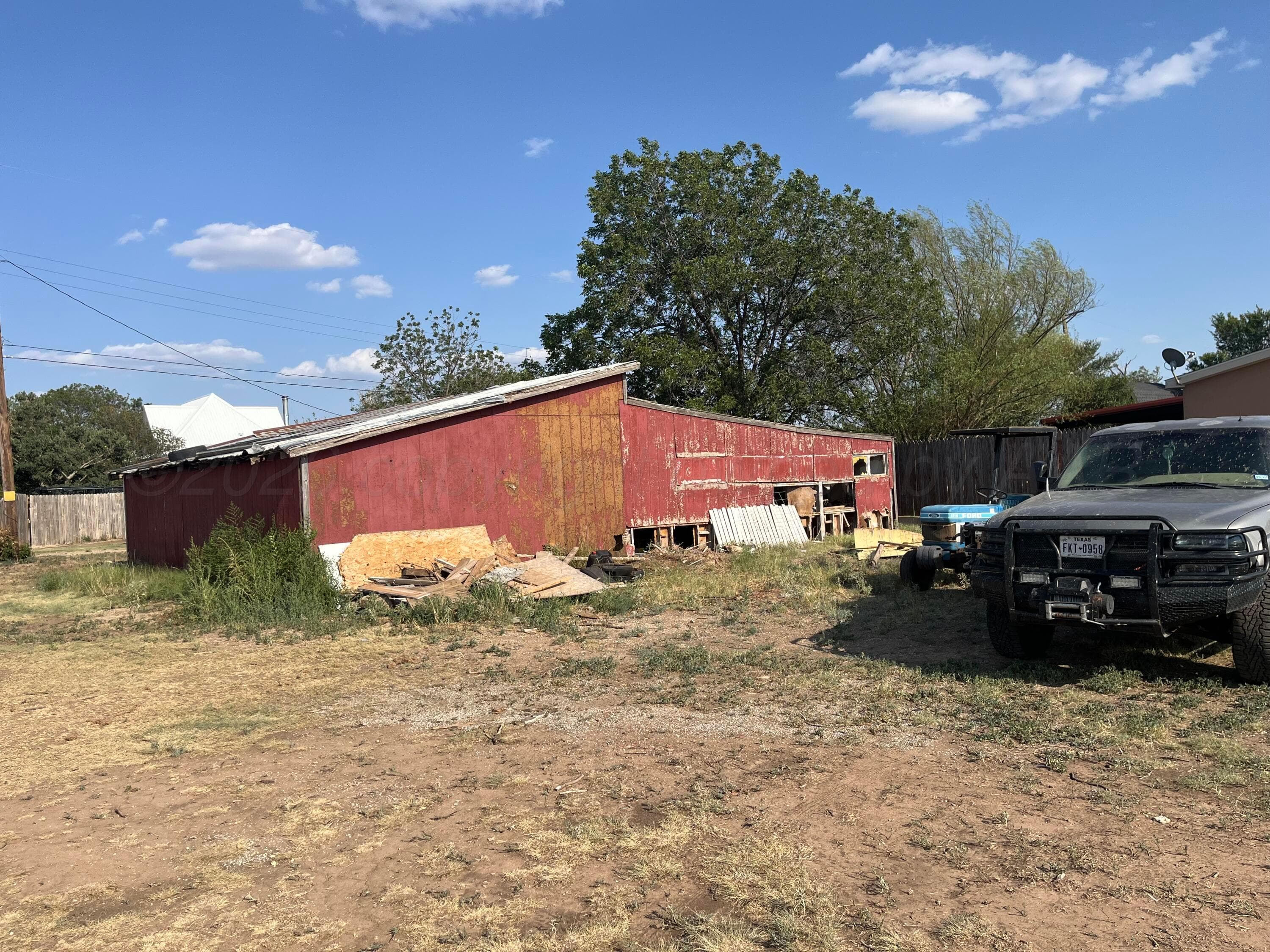 300 Alamo Street, Claude, TX 79019, photo 23