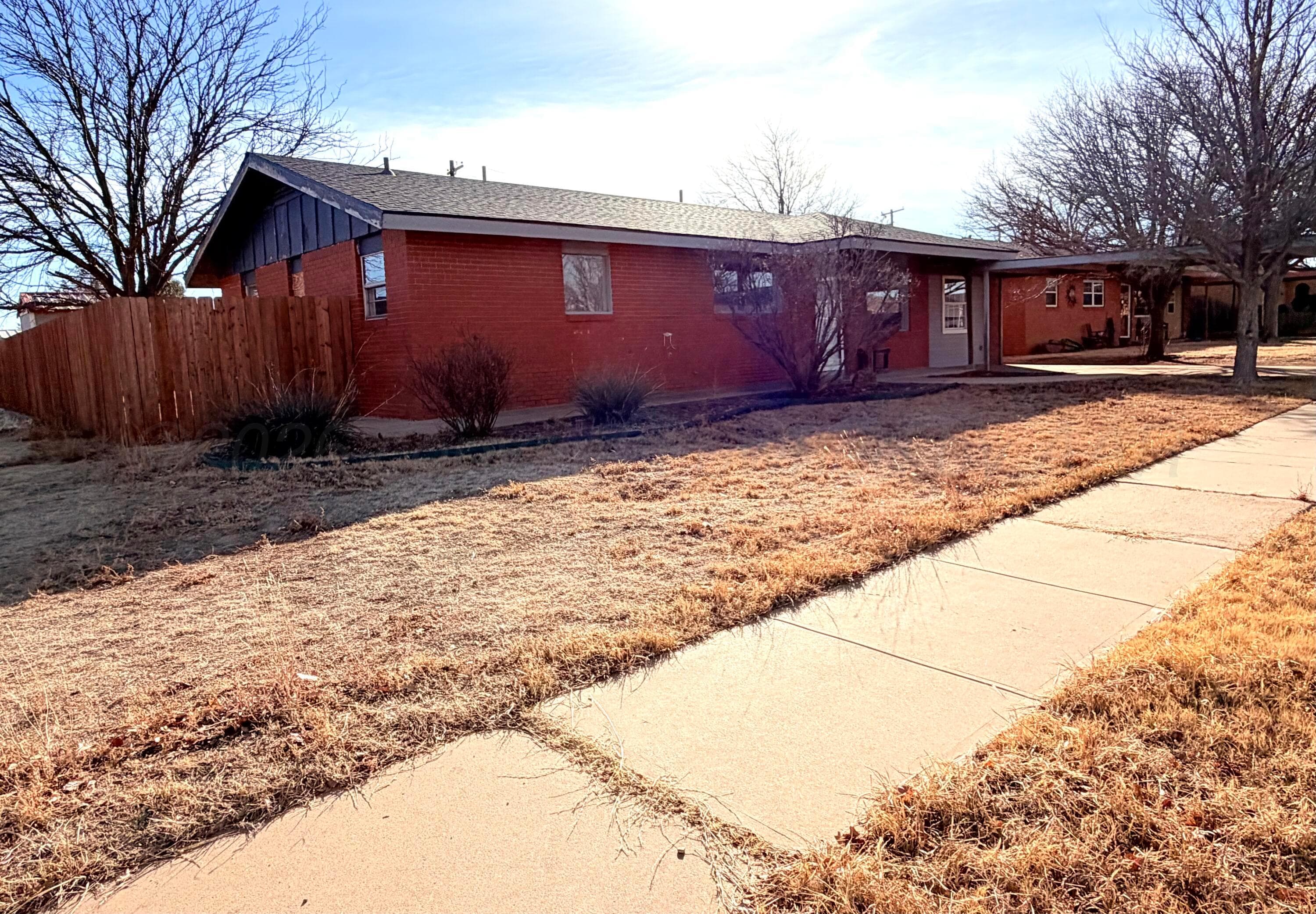 320 Arthur Street, Tulia, TX 79088, photo 2