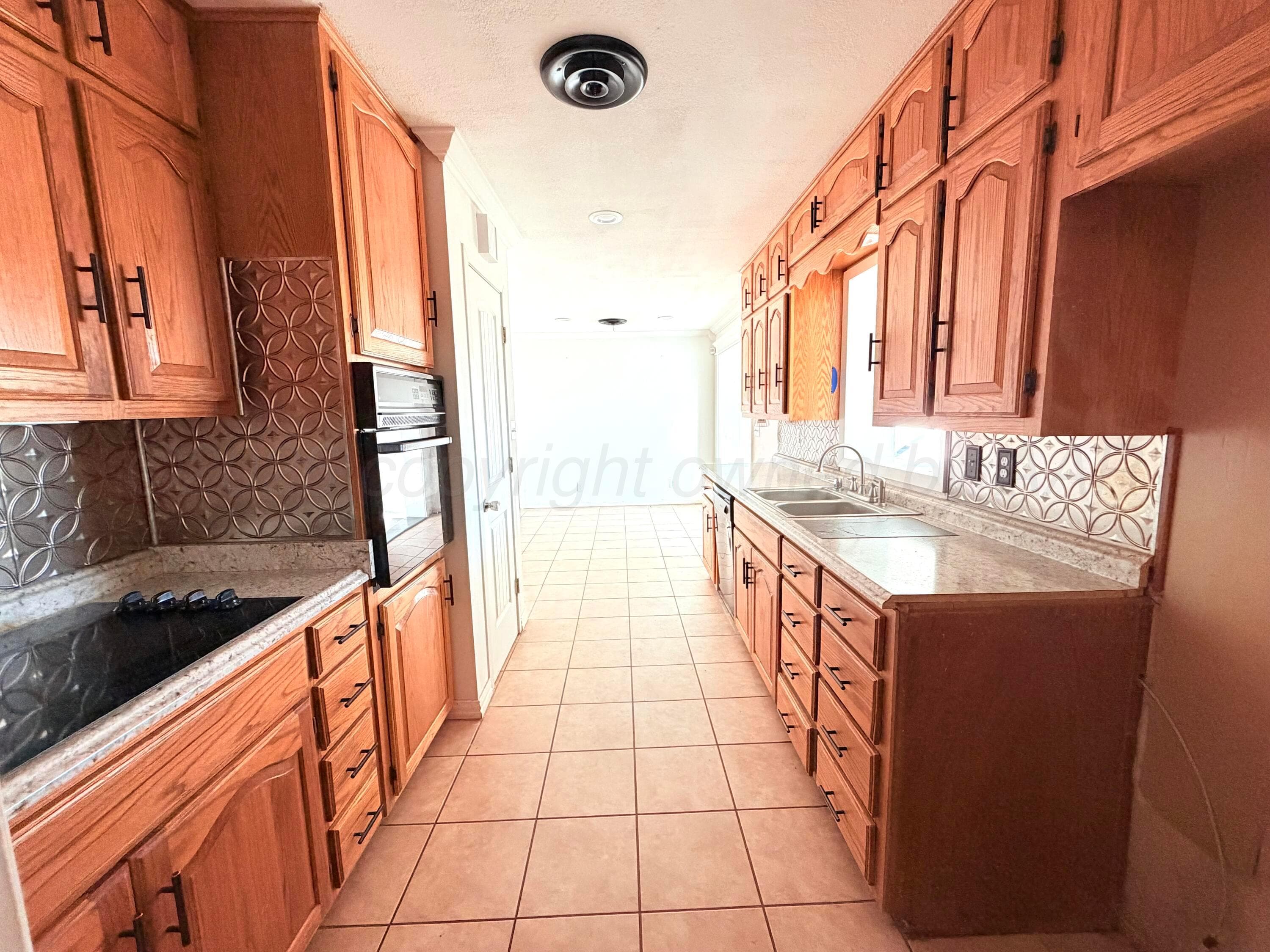 320 Arthur Street, Tulia, TX 79088, photo 5