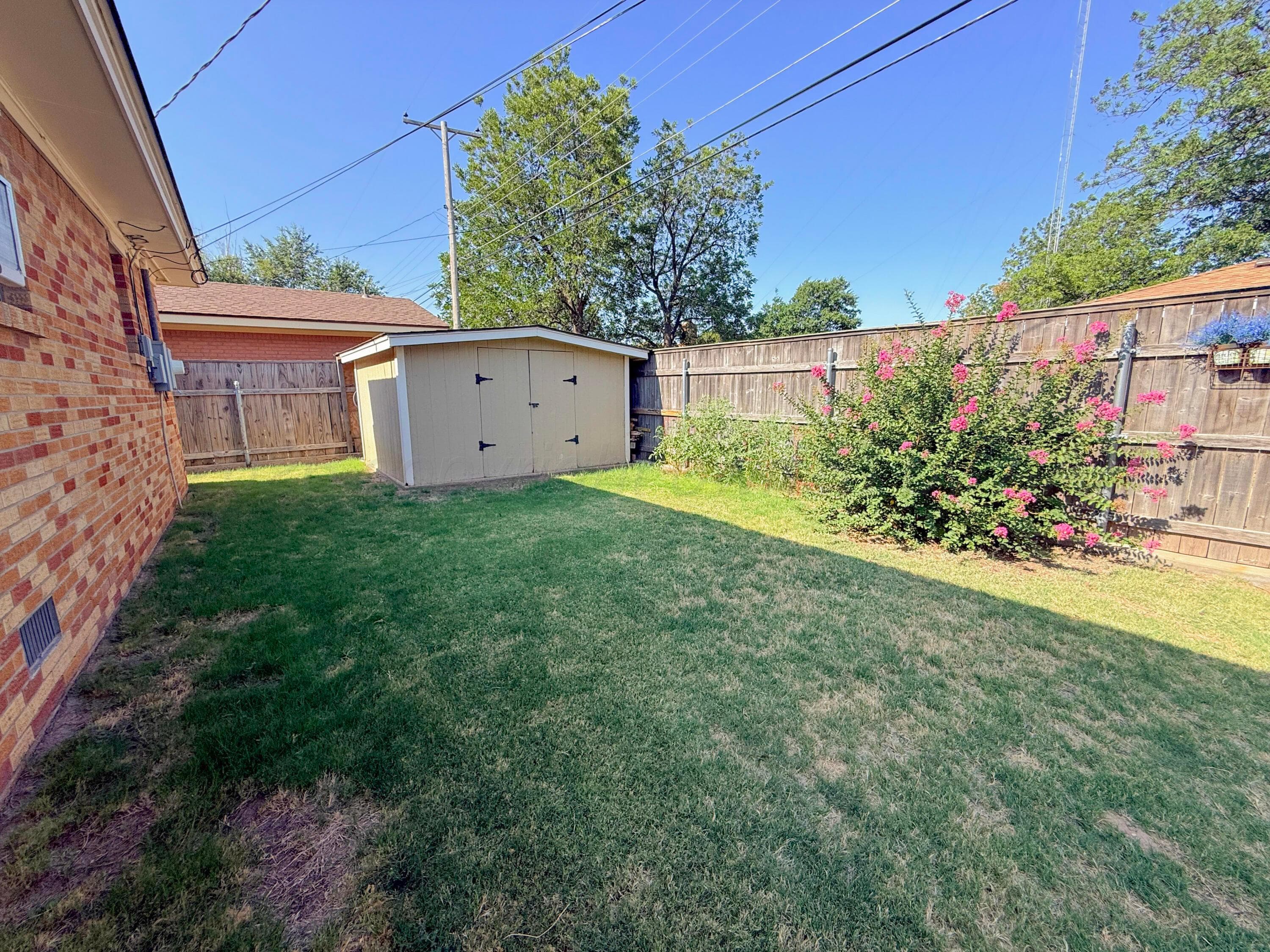 2121 N BANKS Street, Pampa, TX 79065-3431, photo 43