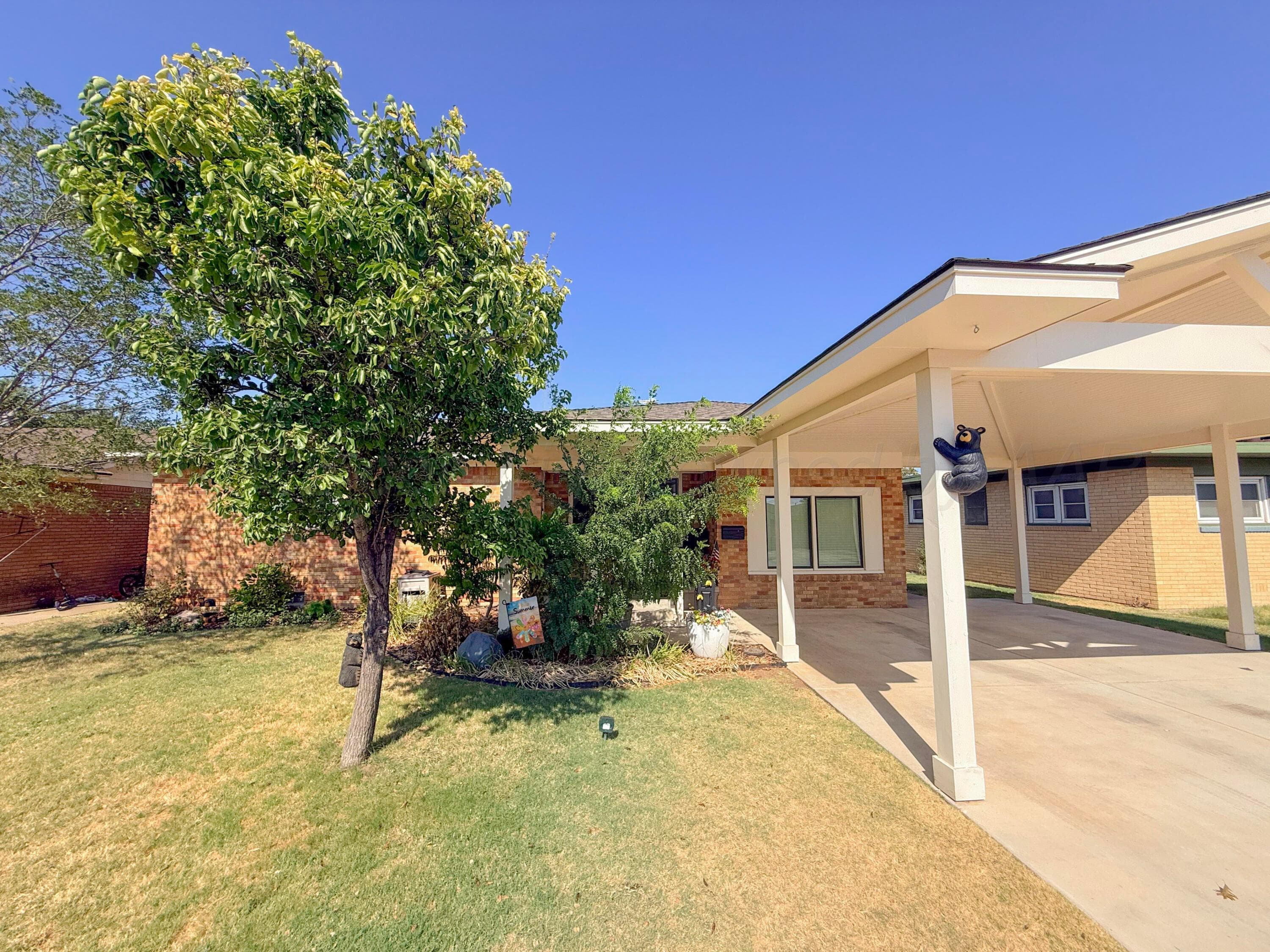 2121 N BANKS Street, Pampa, TX 79065-3431, photo 3