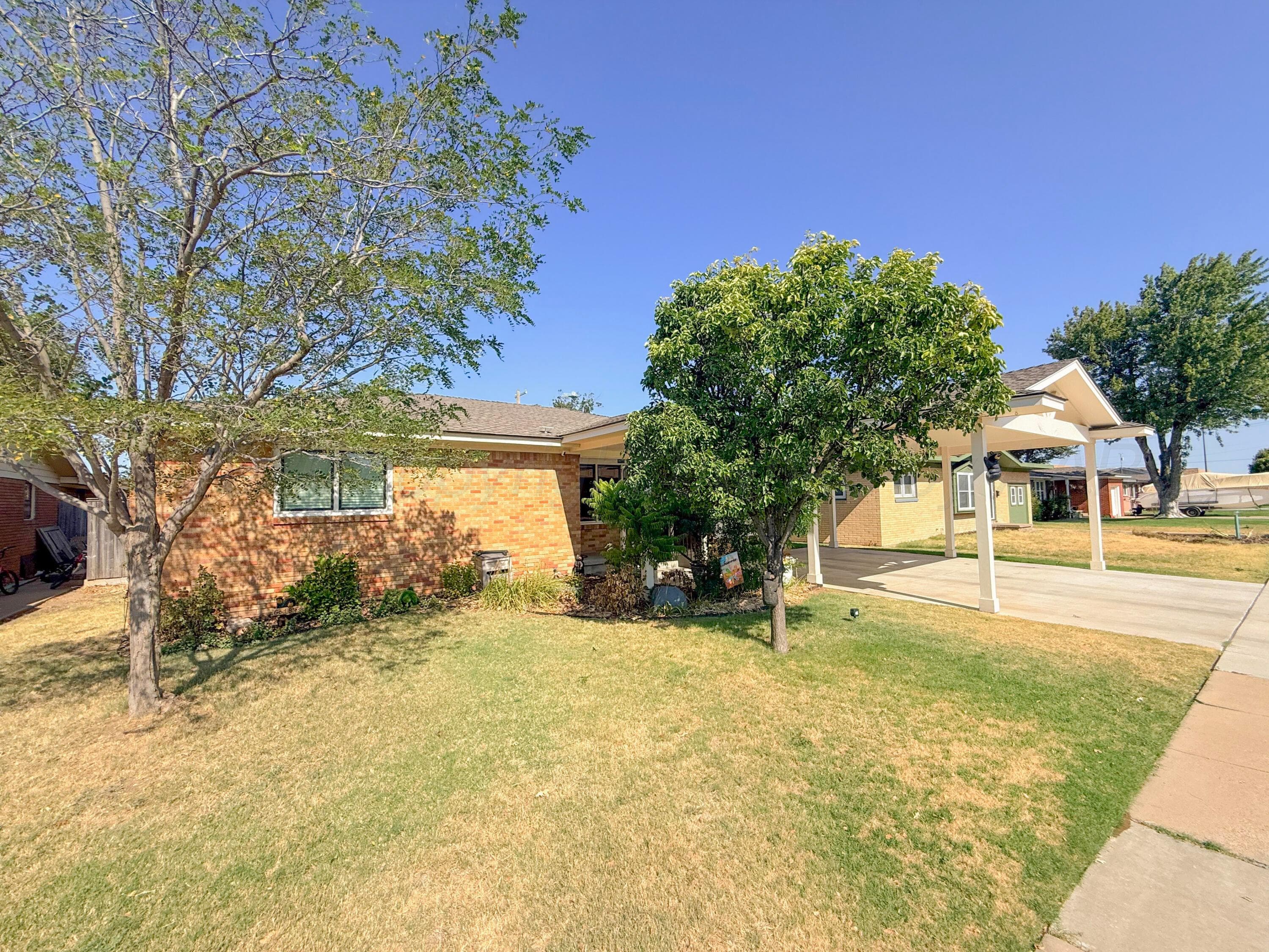 2121 N BANKS Street, Pampa, TX 79065-3431, photo 4