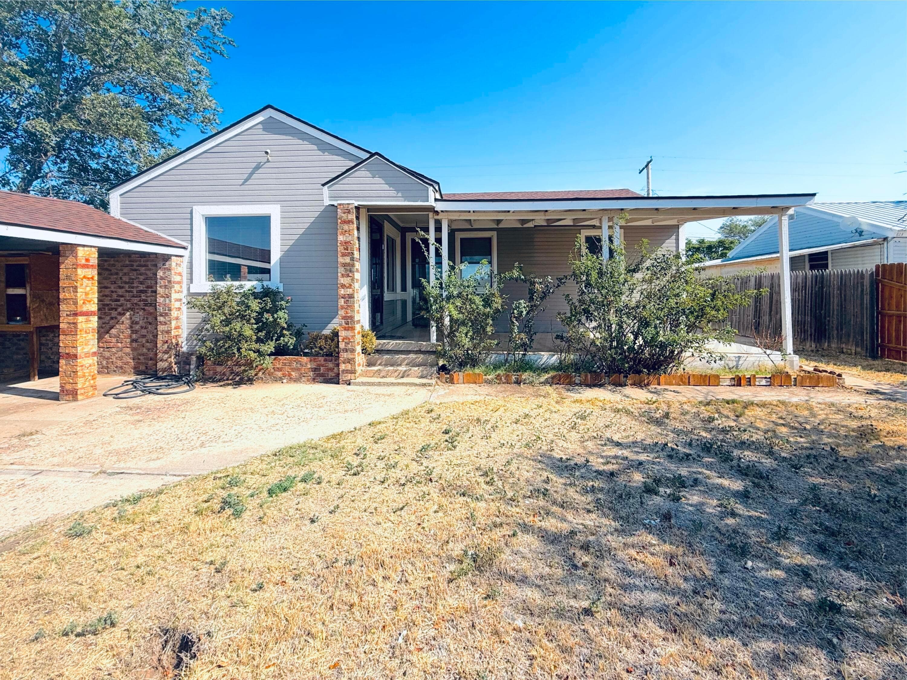 611 E 3RD Street, Dumas, TX 79029-4010, photo 2