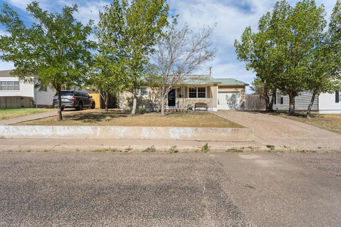 1301 Cooley Drive, Borger, TX 79007, photo 2