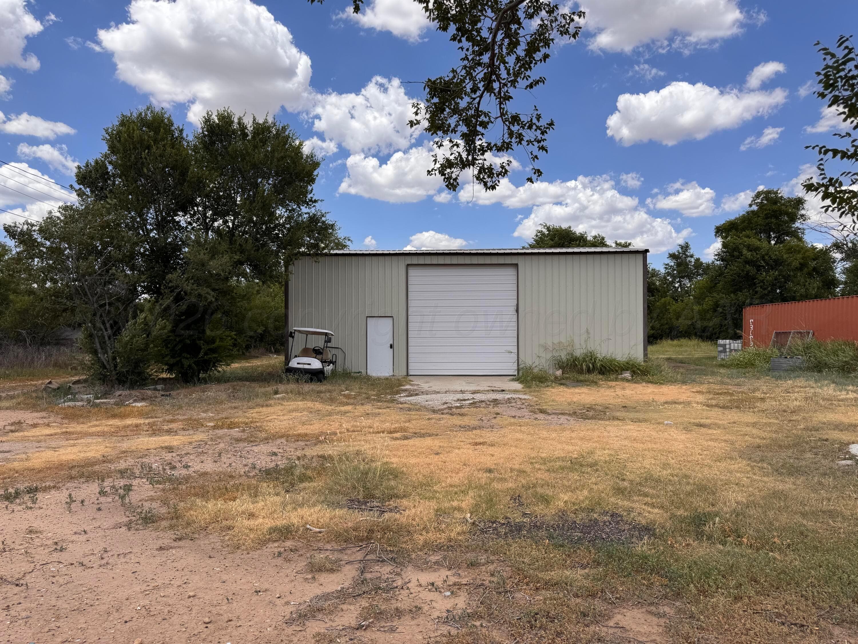 S Brown Avenue, Stinnett, TX 79083, photo 2