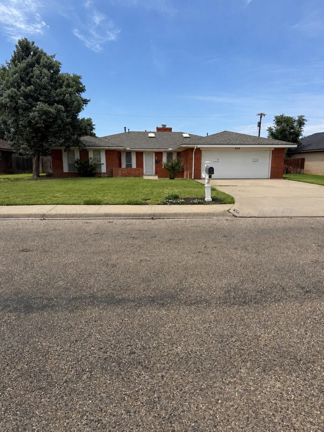 303 Bailey Avenue, Dumas, TX 79029