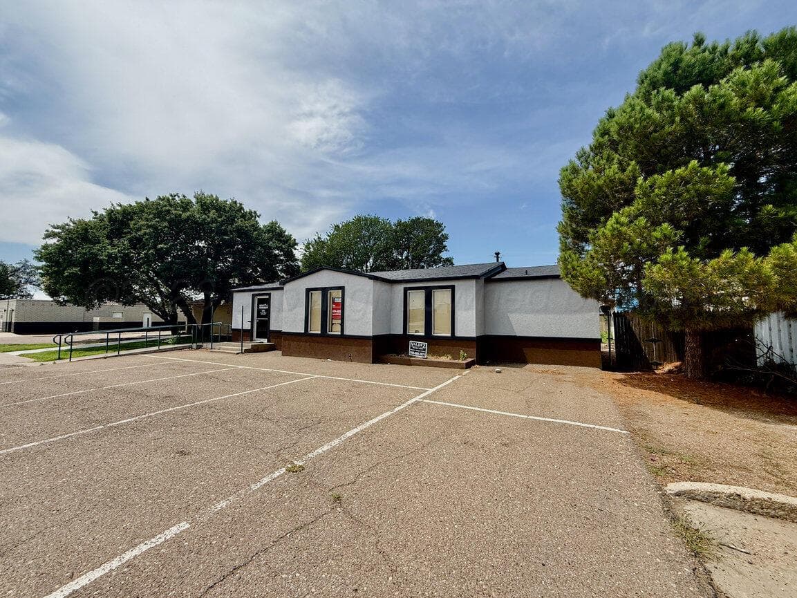 206 S BLISS Avenue, Dumas, TX 79029-3806, photo 3
