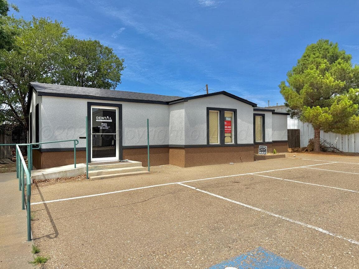 206 S BLISS Avenue, Dumas, TX 79029-3806, photo 2