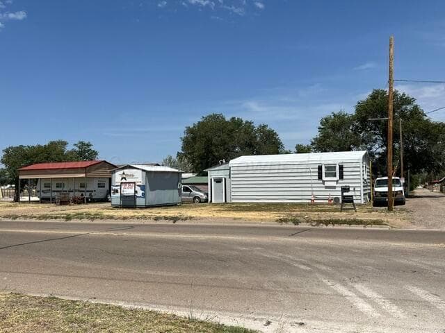 817-821 S Birch Street, Perryton, TX 79070, photo 9