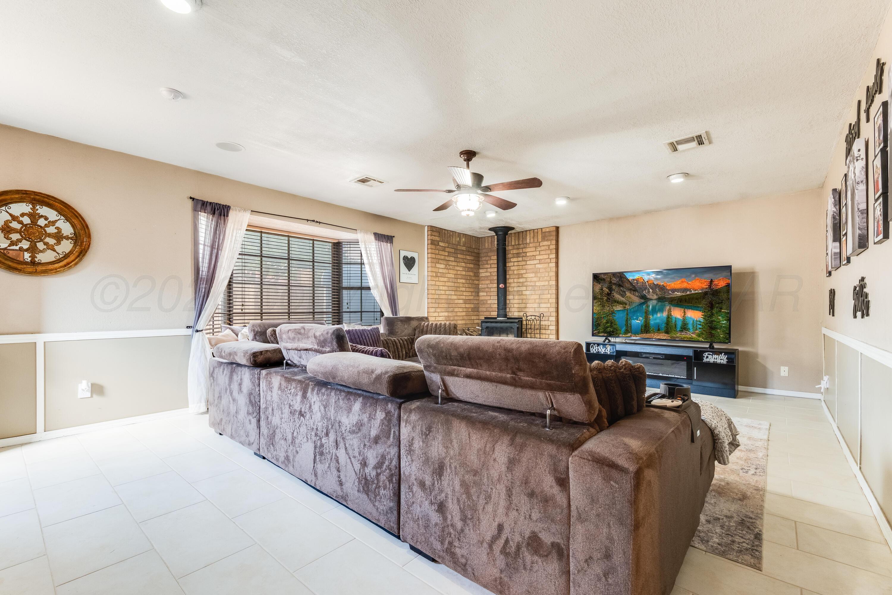 2419 N CHEROKEE Drive, Pampa, TX 79065-3103, photo 27