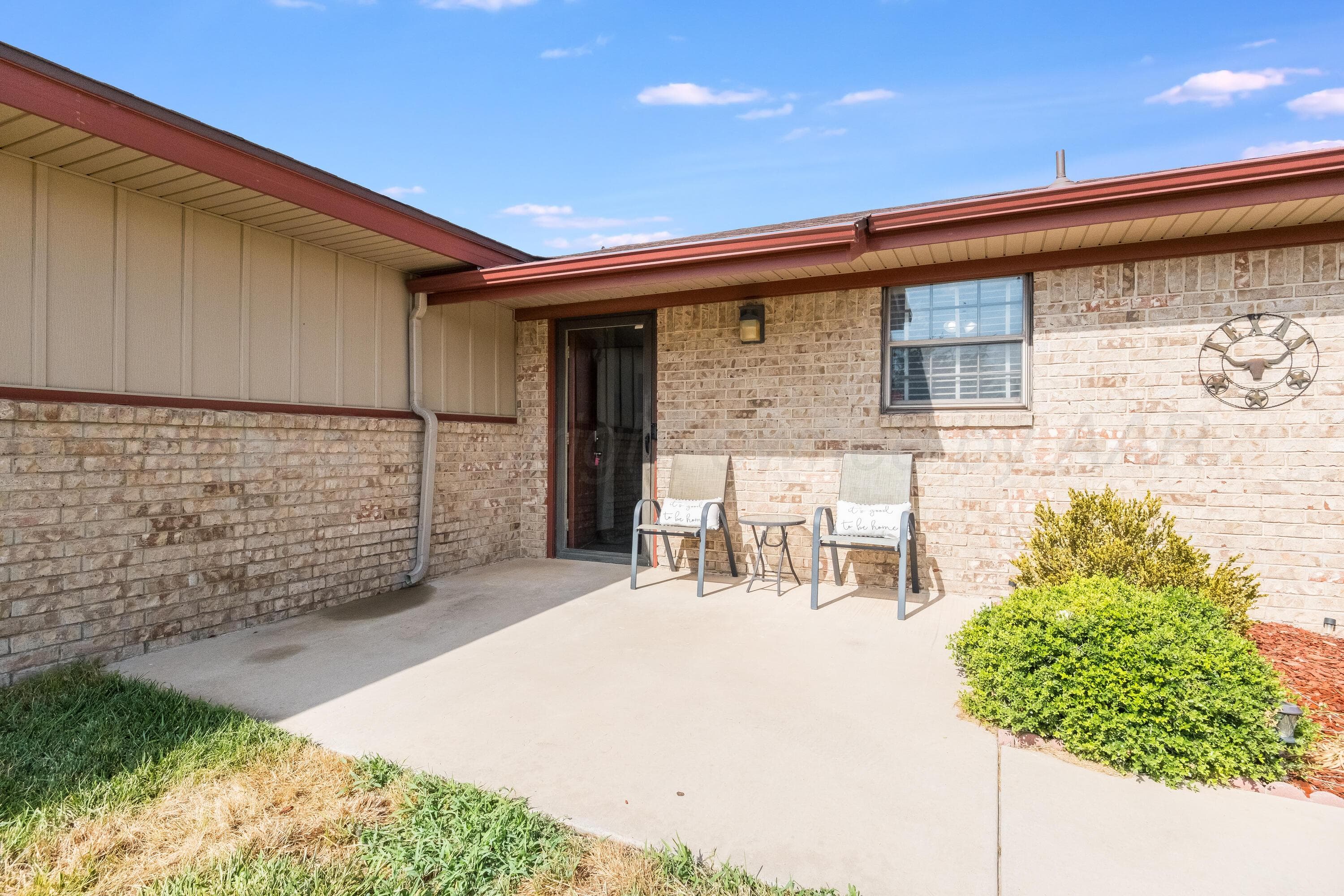 2419 N CHEROKEE Drive, Pampa, TX 79065-3103, photo 2