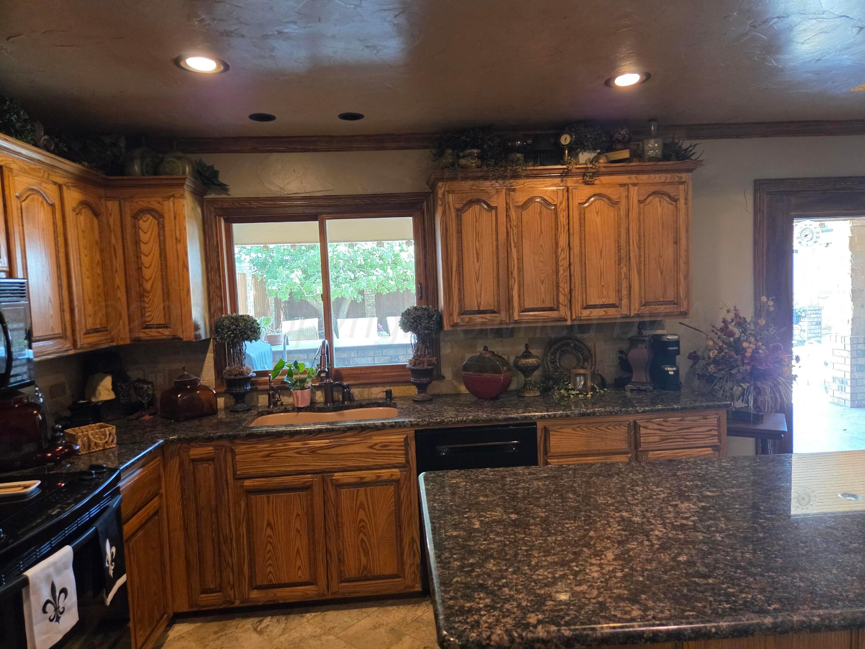 2305 S Elm Street, Perryton, TX 79070, photo 16