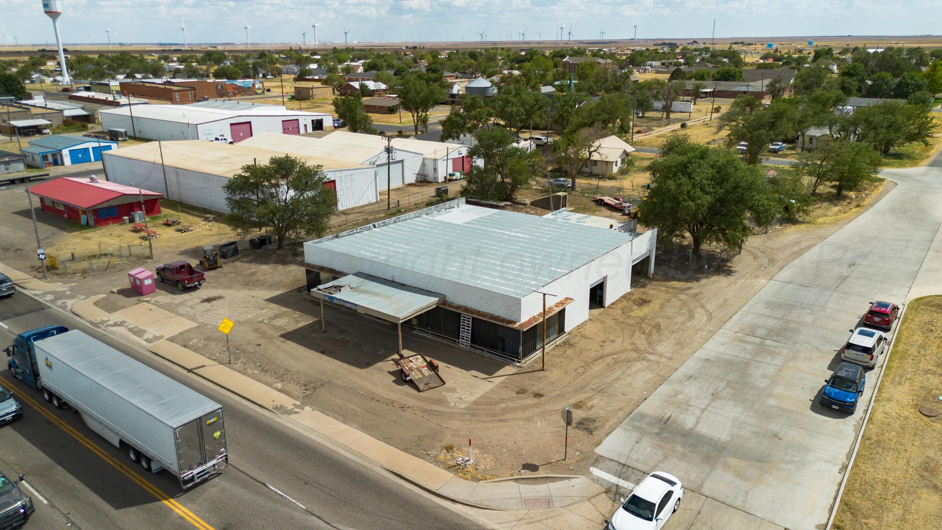211 W First St (HWY 287), Claude, TX 79019