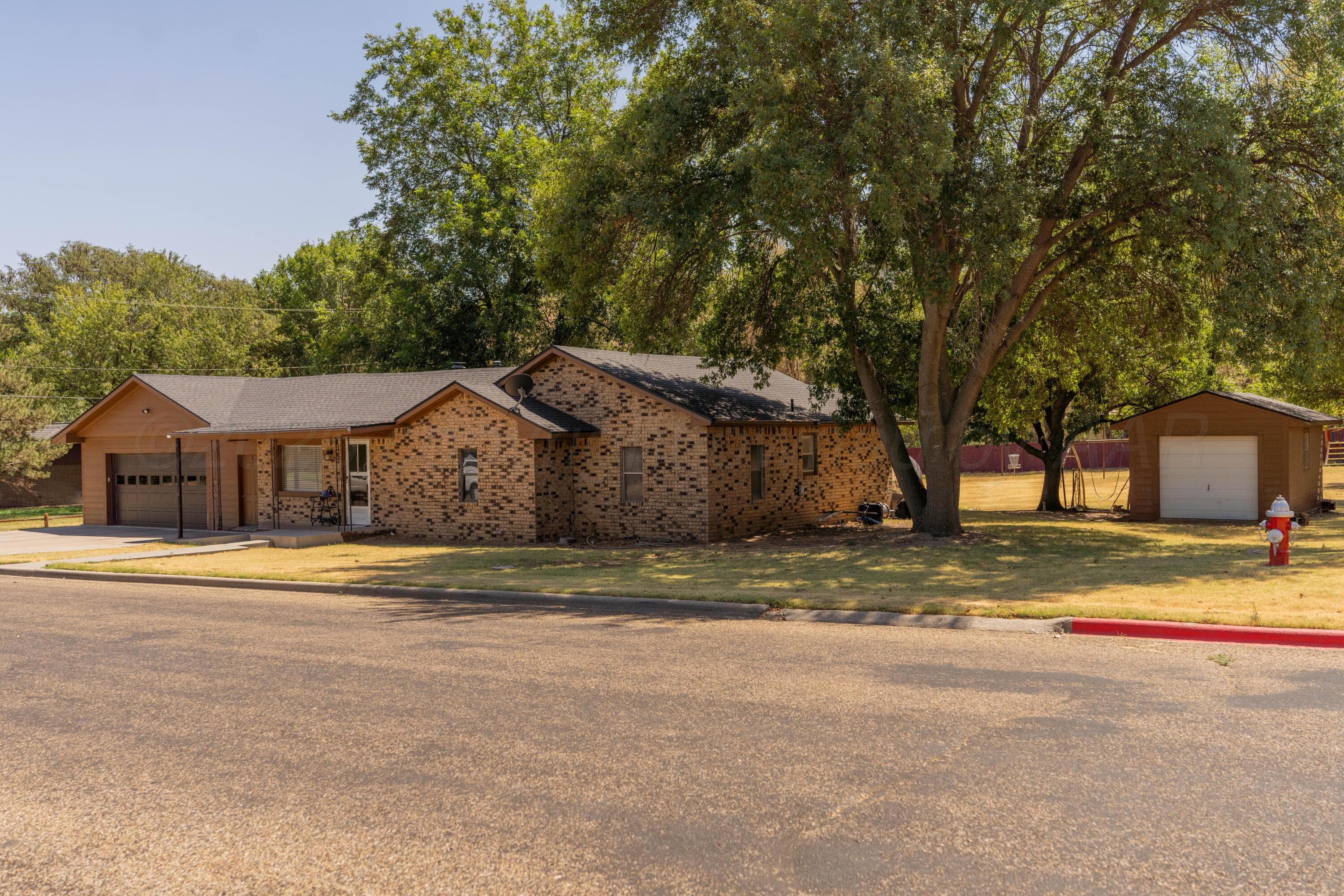 202 W 11th Street, Wheeler, TX 79096