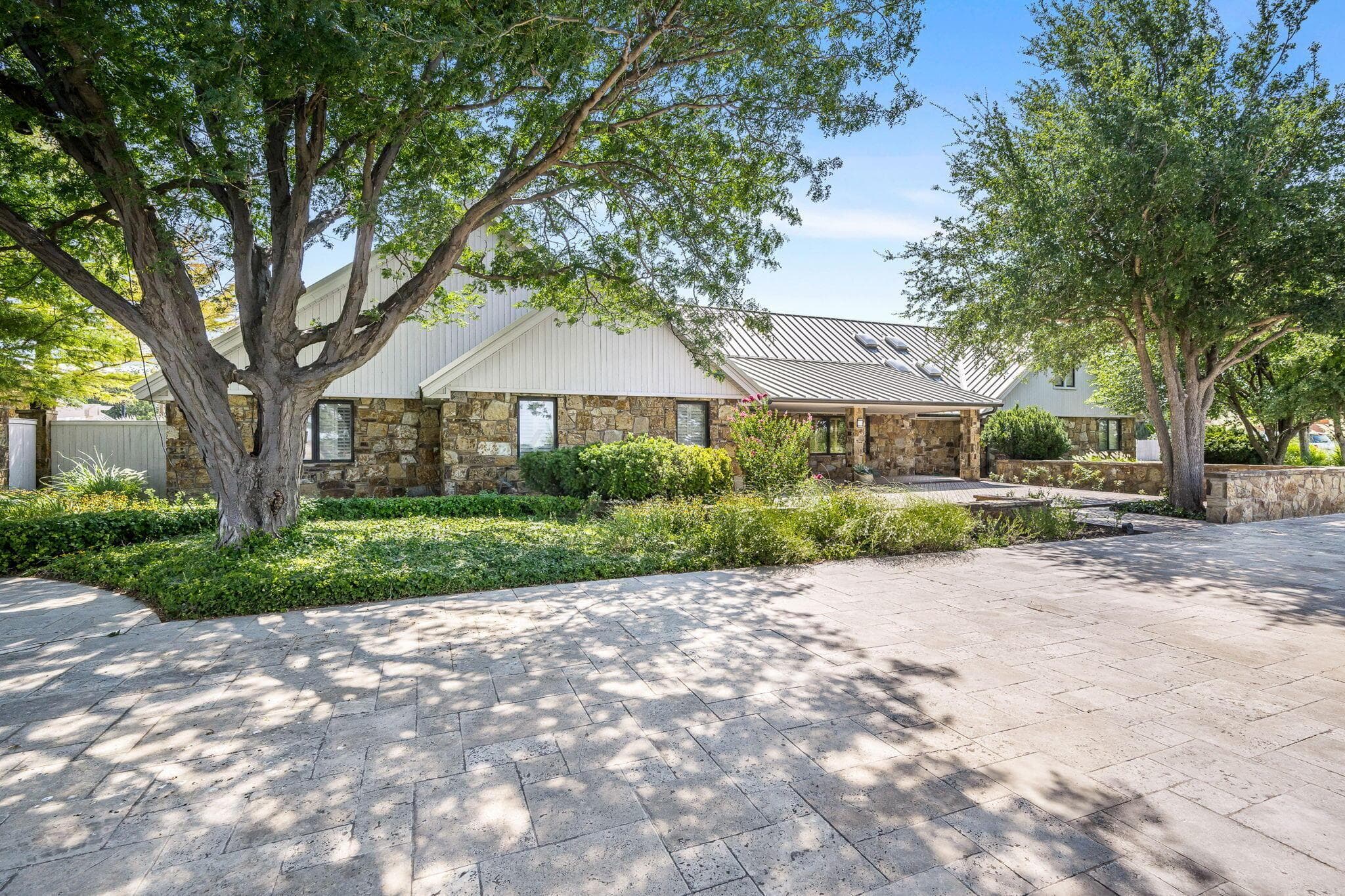 2115 W Loop 143, Perryton, TX 79070, photo 2
