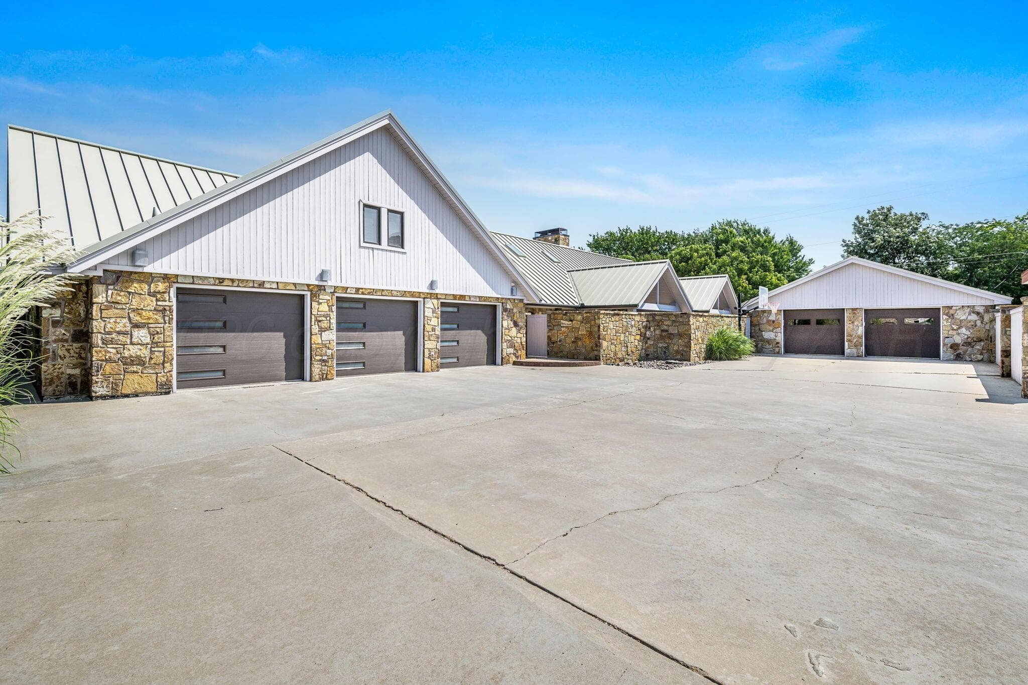 2115 W Loop 143, Perryton, TX 79070, photo 4
