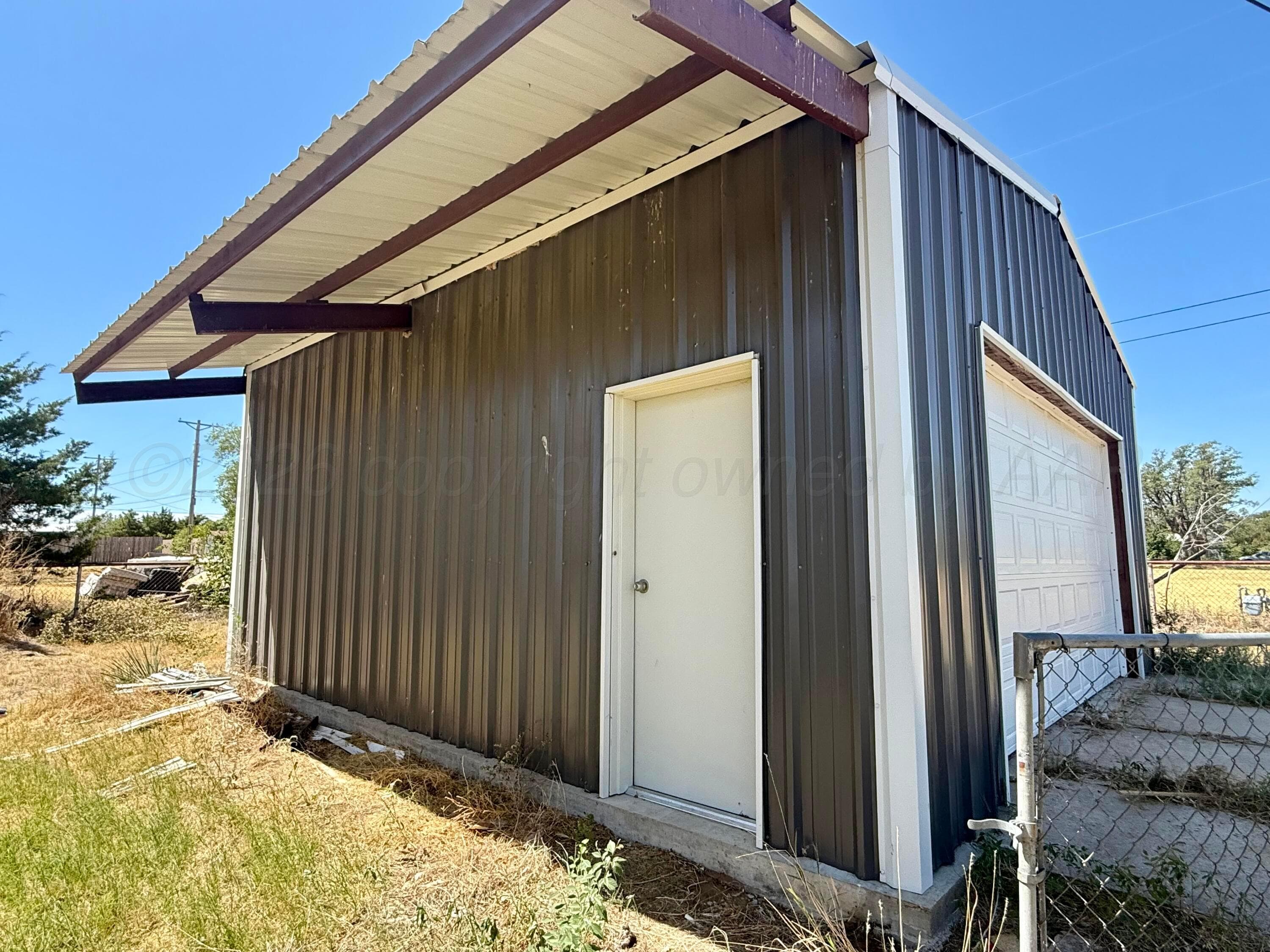 1000 Clark Avenue, Stinnett, TX 79083