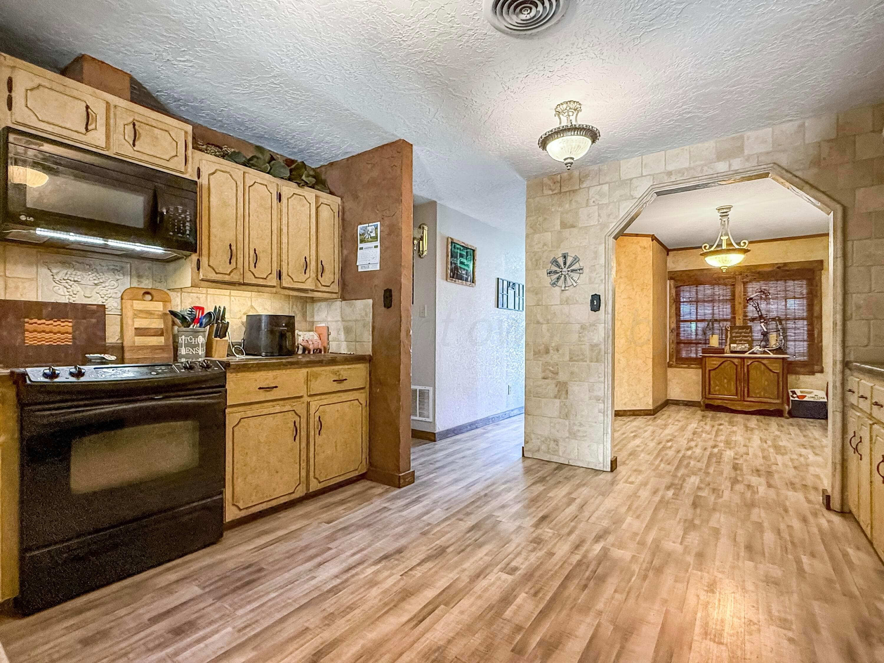 115 Davenport Street, Borger, TX 79007, photo 8