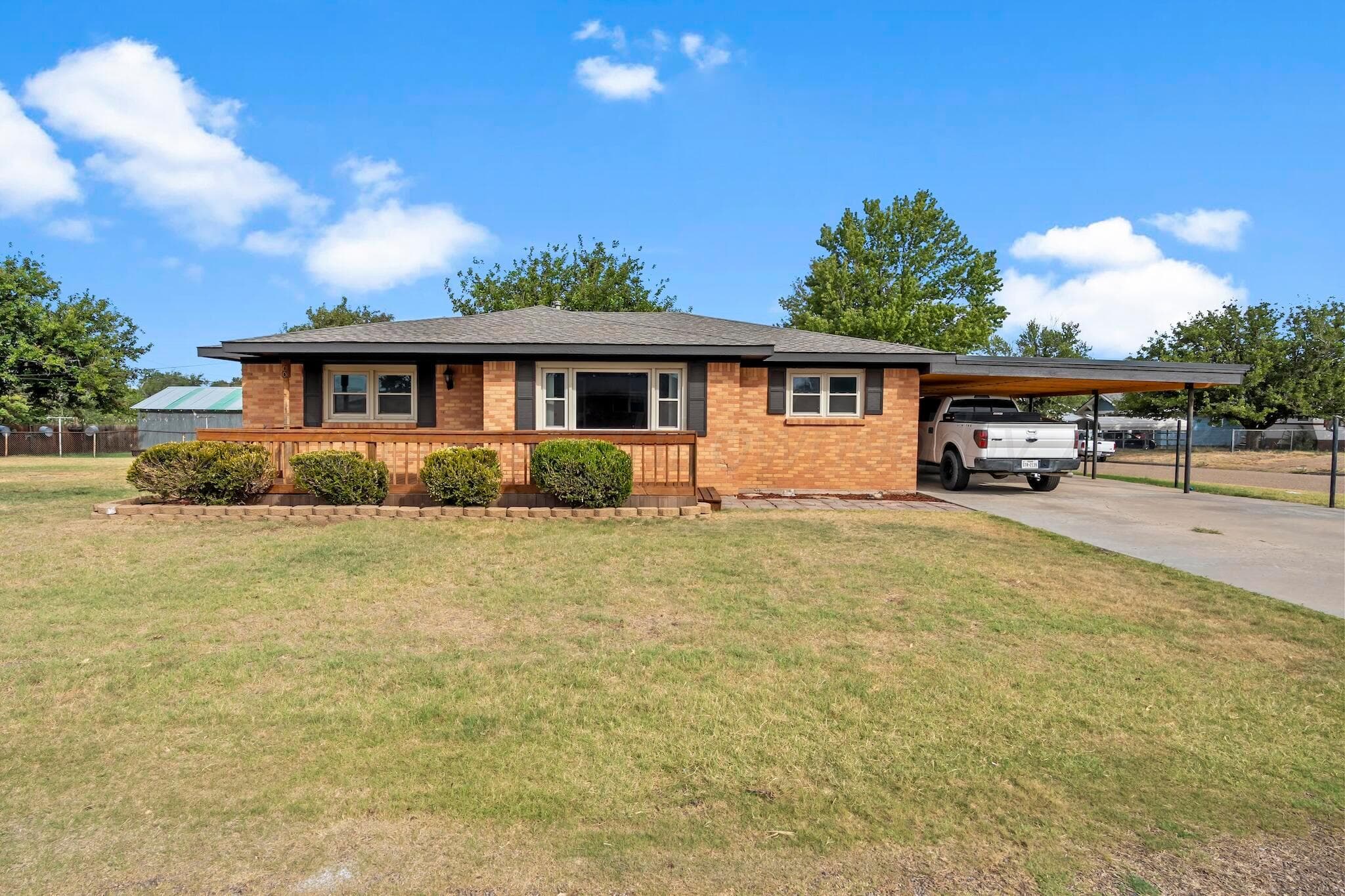 500 W Lasalle Street, Fritch, TX 79036