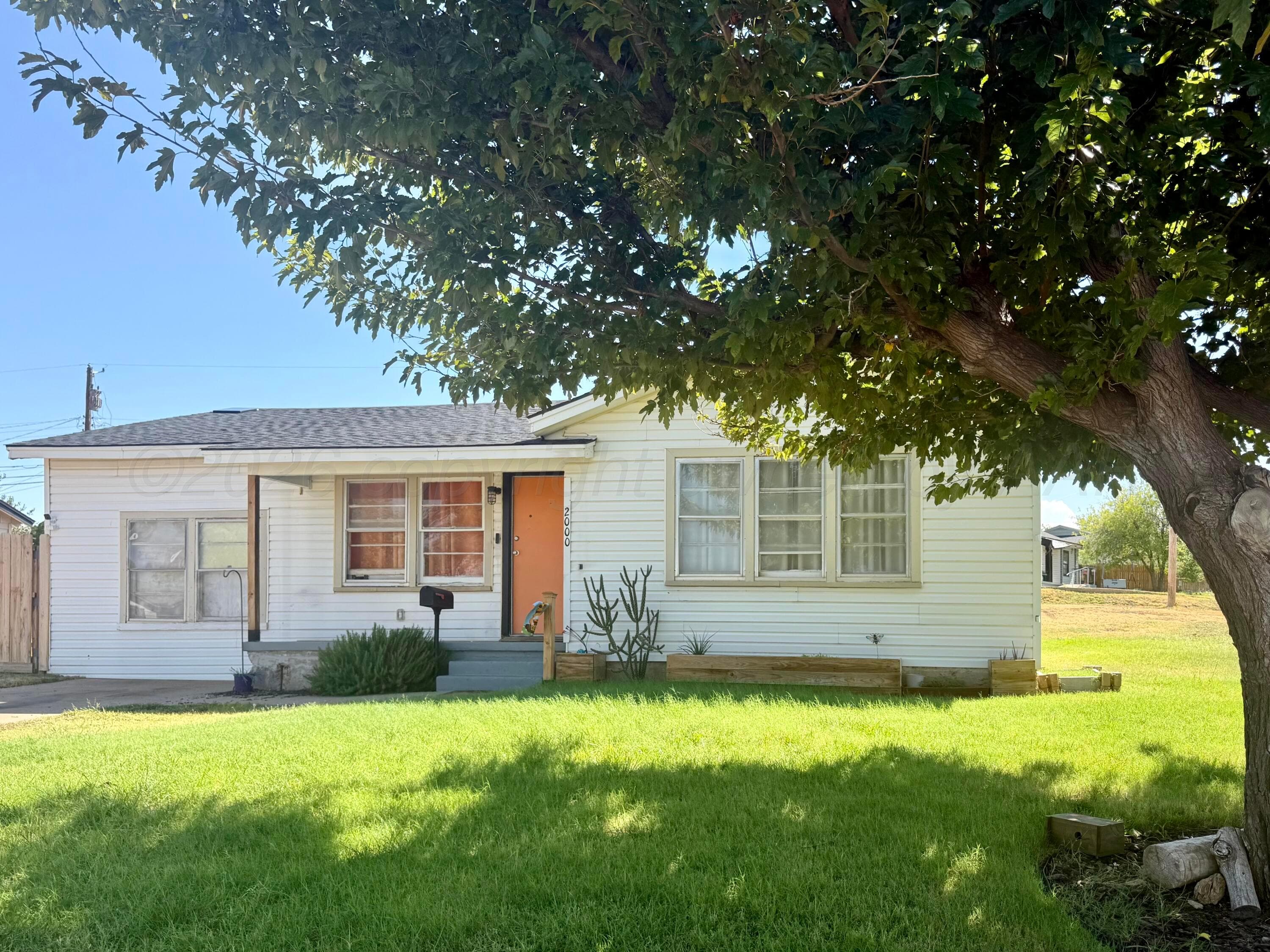 2000 MAGNOLIA Street, Amarillo, TX 79107-3839