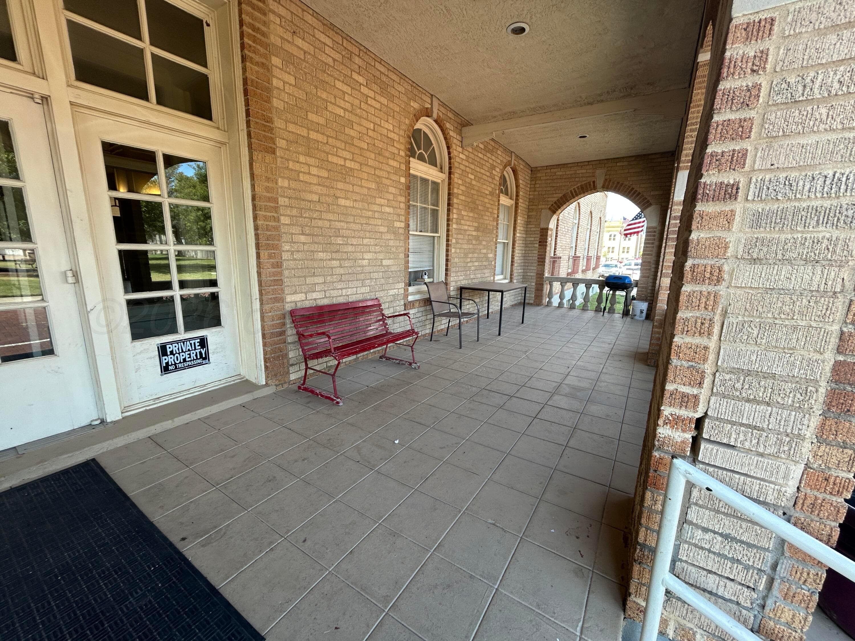 120 S RUSSELL Street, Pampa, TX 79065-6452